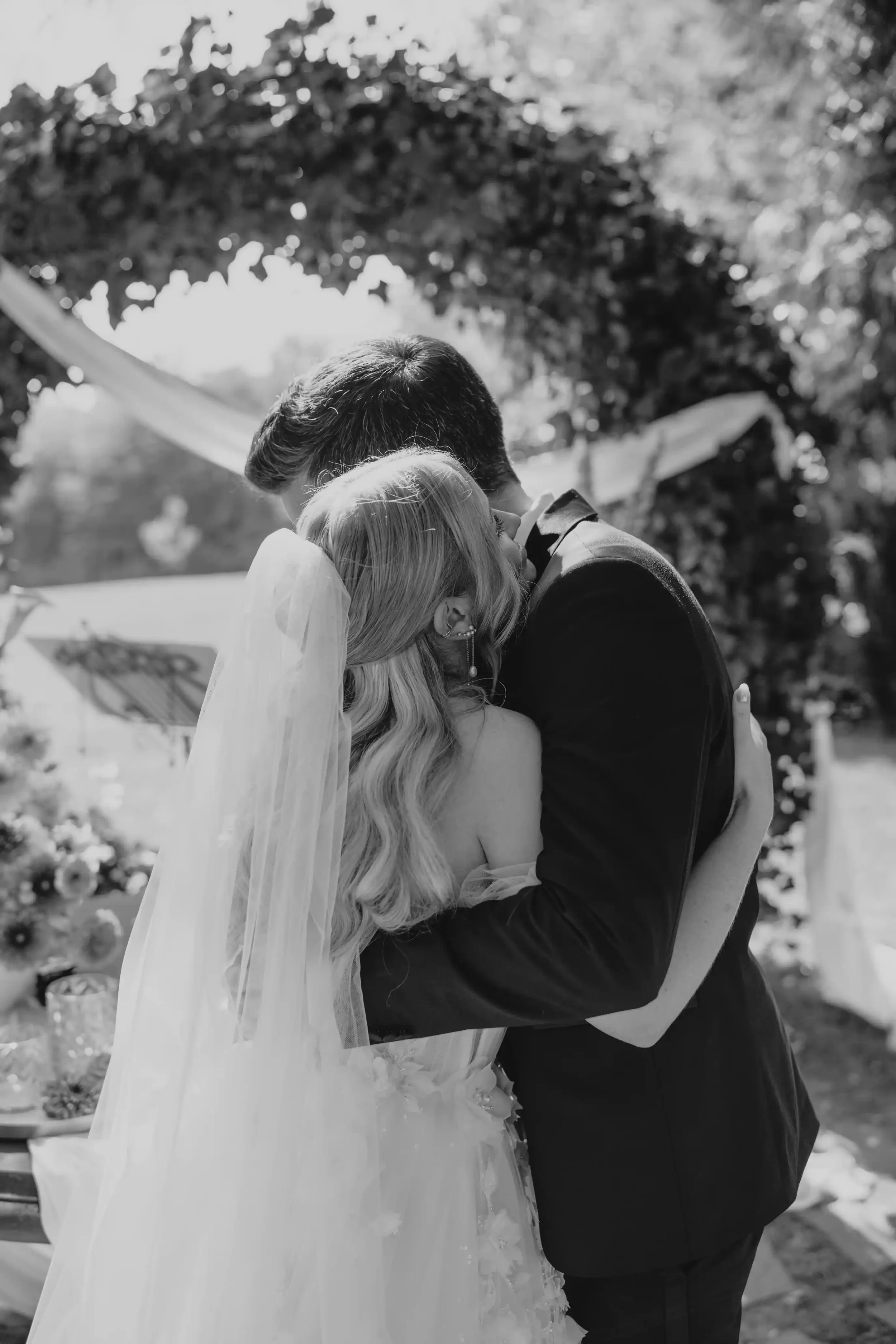 AiolaImSchloss_WeddingPhotography_eingerahmt-294 (1).webp