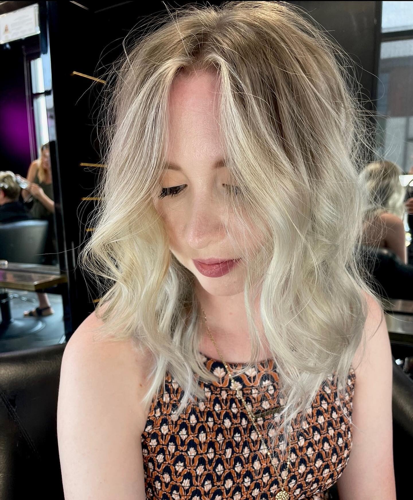 Jaw has dropped over this before and after🫢✨ swipe to see the before 
Stylist: @arrogantly_shabbyby_mellie_ 

#huntsvillehair #huntsvillehairstylist #freshair #blonde #stovehouse #huntsvillealabama #huntsvillehairdresser #rocketcity #blonde #blondin