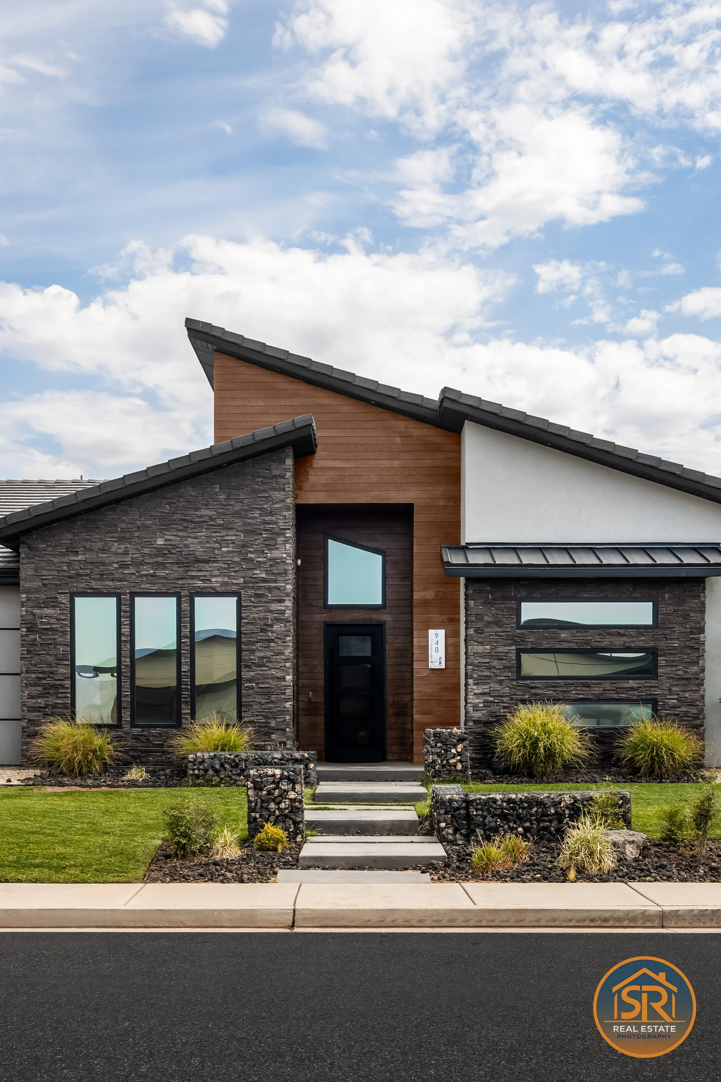 Exteriors MLS Photos