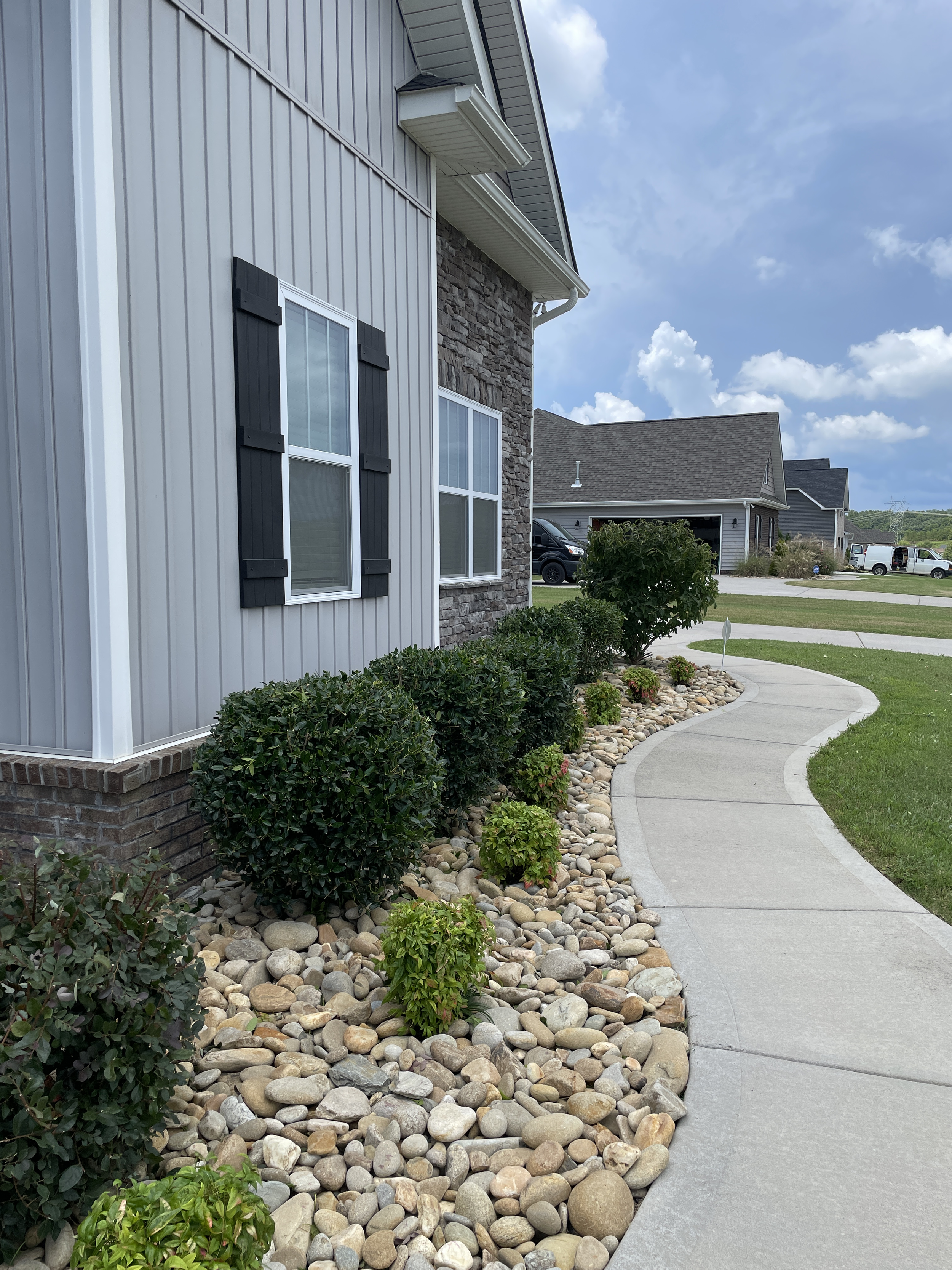 Hedge Trimming (After)