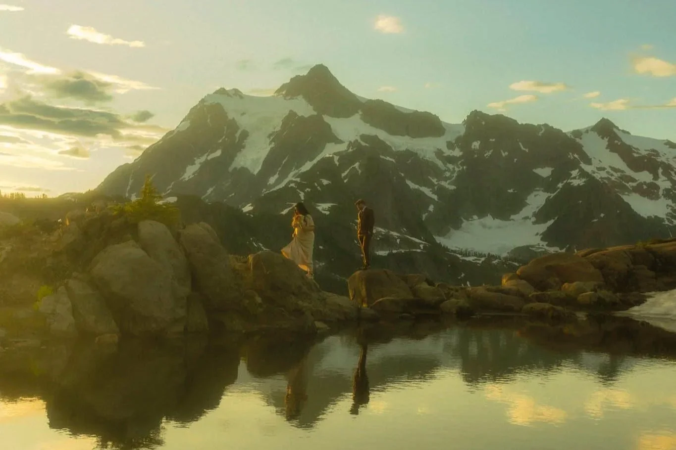 a couple getting married at Artist Point in the North Cascades of Washington