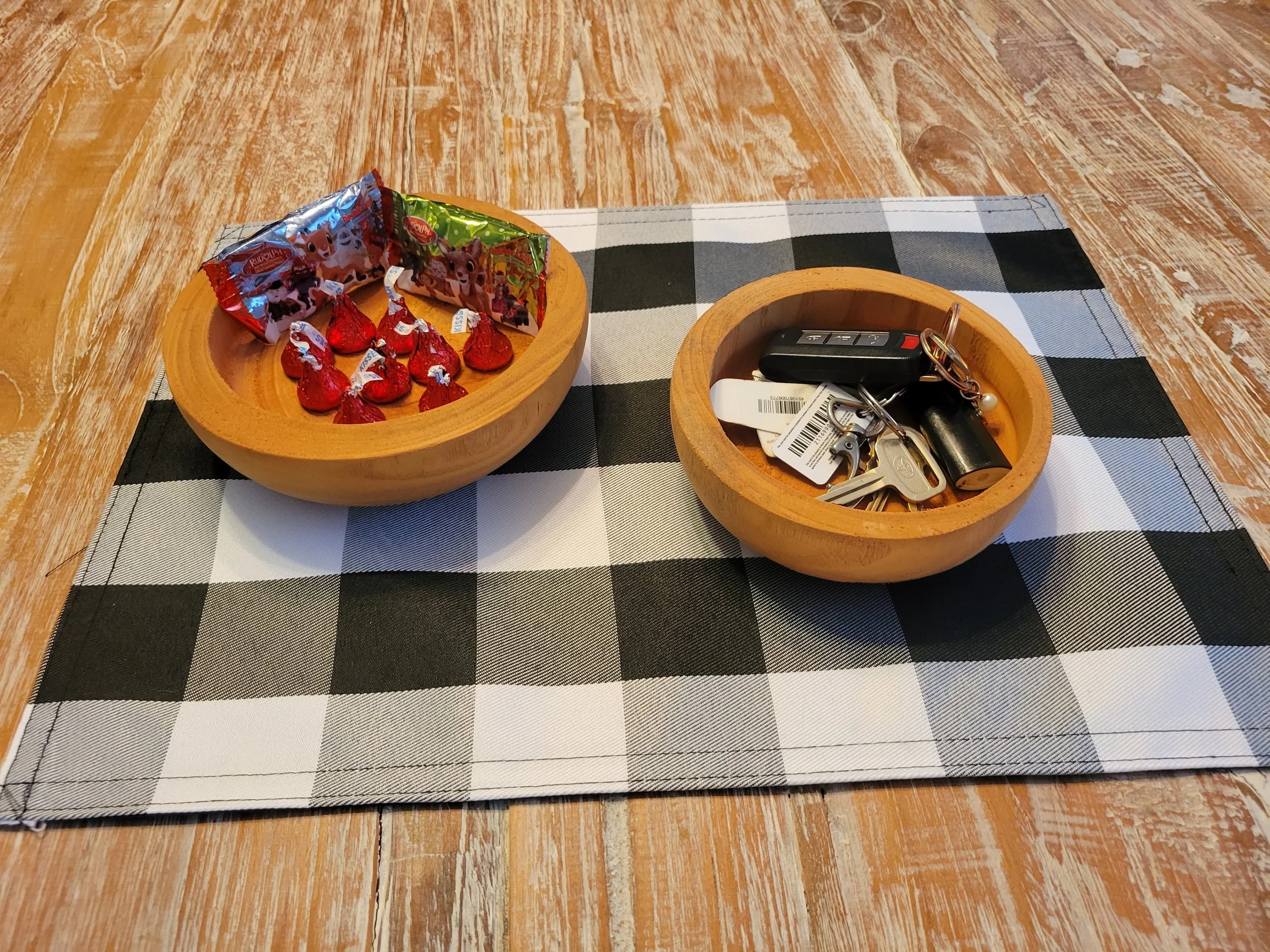 redbowlsetinuse20$.jpg