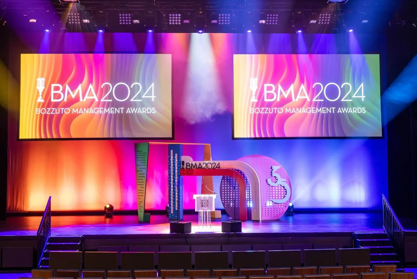 A glimpse into the 2024 @Bozzuto Management Awards!🏆✨ 

Bringing this awards show to life in five cities across the country meant striking the perfect balance - maintaining a cohesive brand experience while creating special moments in each location.