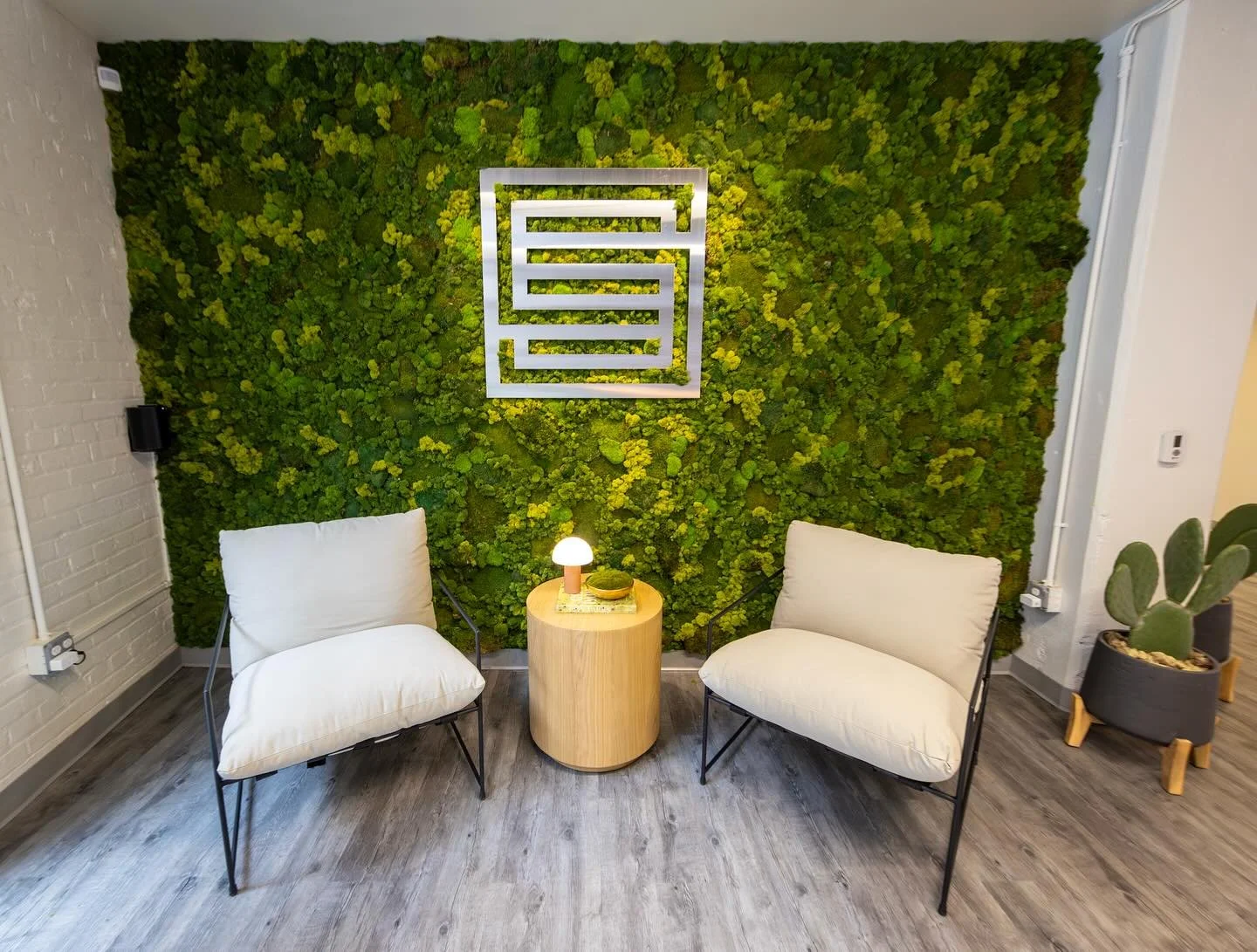 A picture is worth a thousand words. Here's ours for every photo: we are obsessed with our new Stratus HQ! 😍

A special thank you to Shahira at @designfoundry for collaborating with our team to bring our design vision to life! 👏🏼 Thank you to our 