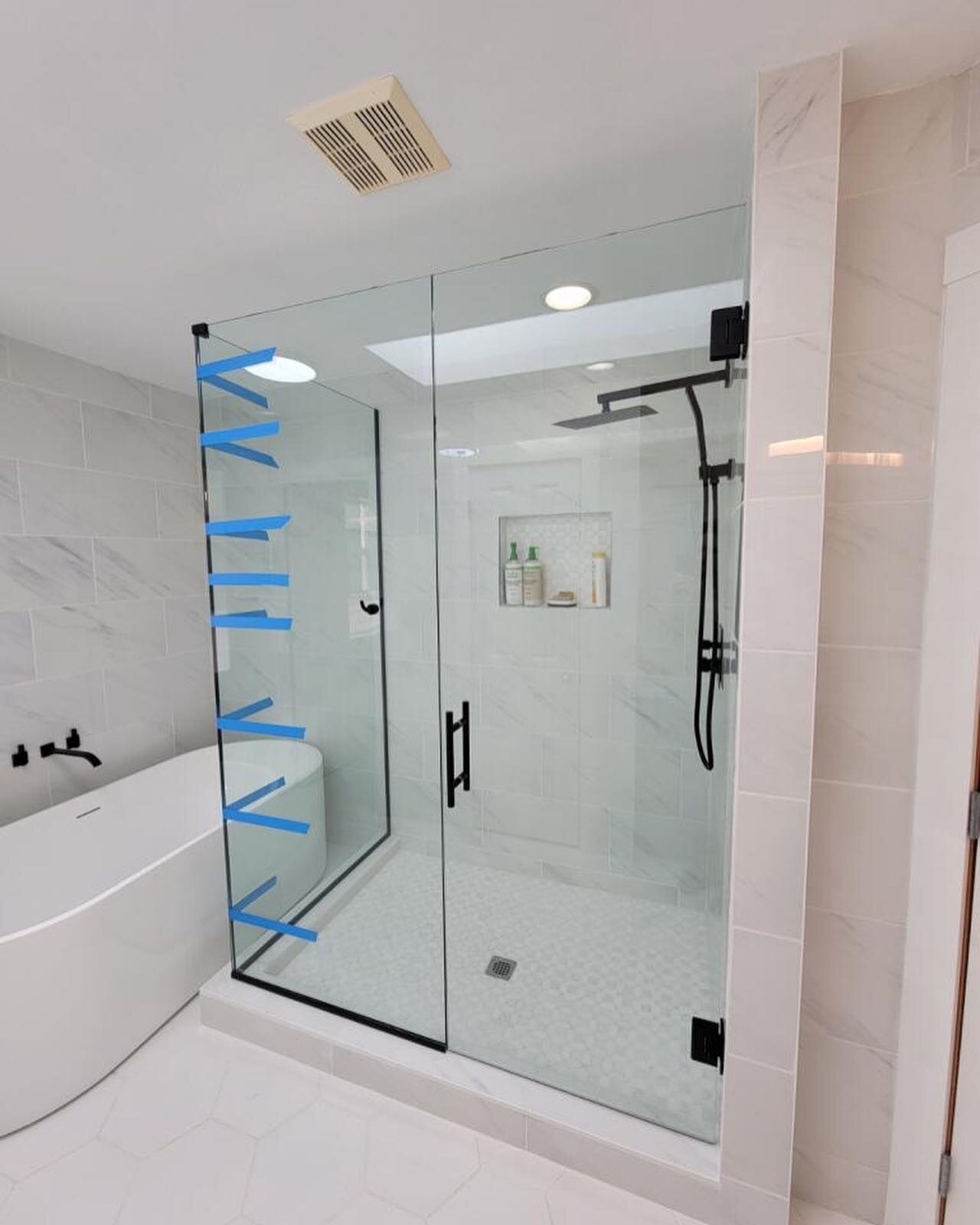 Installed by our technicians, Marcus and Ozzy. 

#seattleshowers #seattleshower #seattleshowerdoors #framelessglassenclosure #framelessglassenclosures #showerenclosure #glassshowerenclosure #frameless #framelessdesign #showerdesign #showerdoors #smal