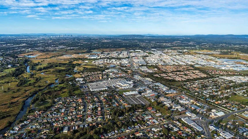 Fencing for Sloped Blocks: Smart Solutions for North Brisbane’s Hilly Terrain