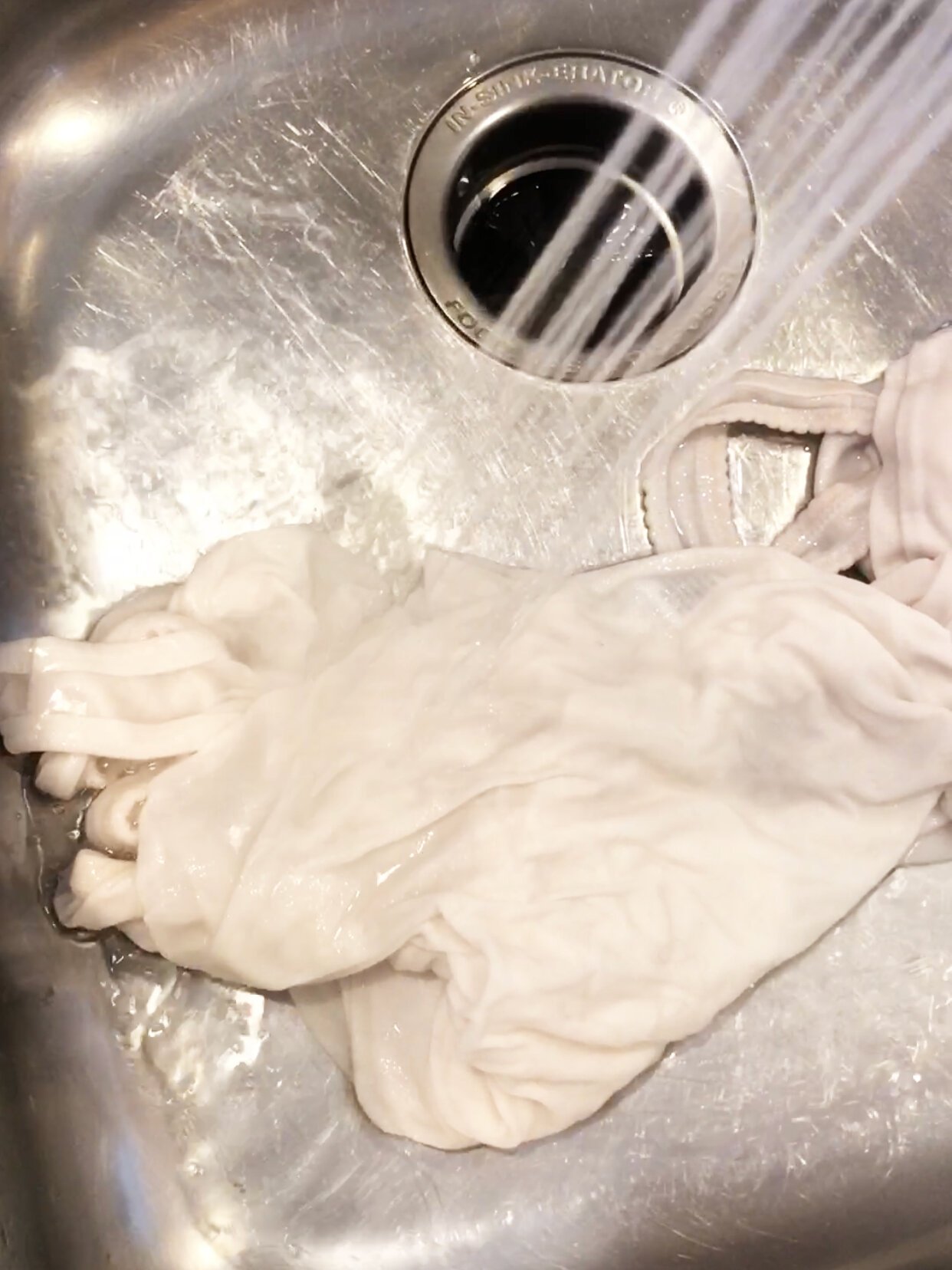 How to Dye Fabric With Avocado Pits (5Steps With Pictures)