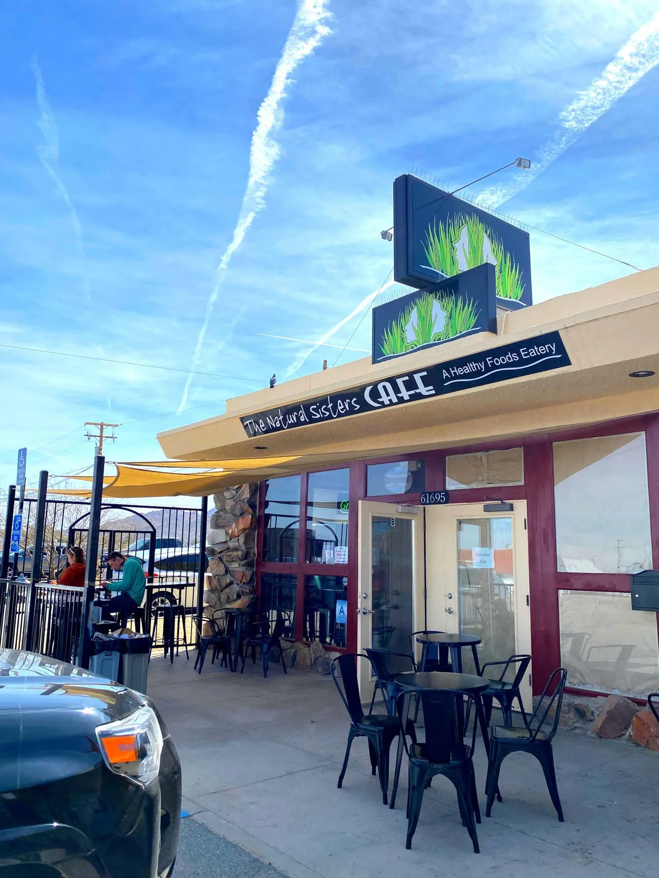 Where to Eat in Joshua Tree - The Natural Sisters Cafe