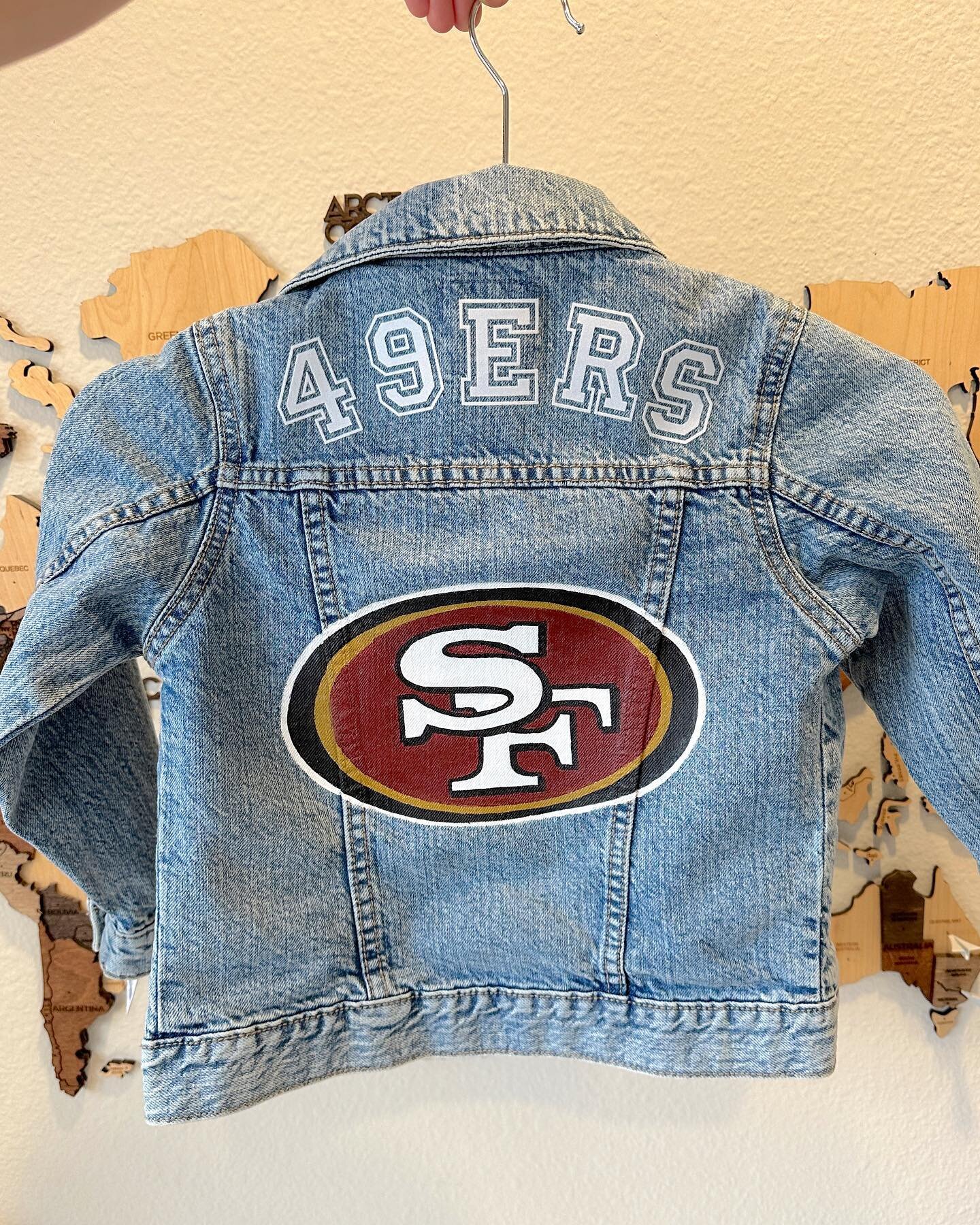 Made for a mini 49ers fan ❤️

I don&rsquo;t do custom orders &mdash; this was a gift for a friend&rsquo;s son 😊 The letters/numbers at the top are iron-on and so easy to use! I&rsquo;ll link them in stories for anyone who wants to try them out.

I h