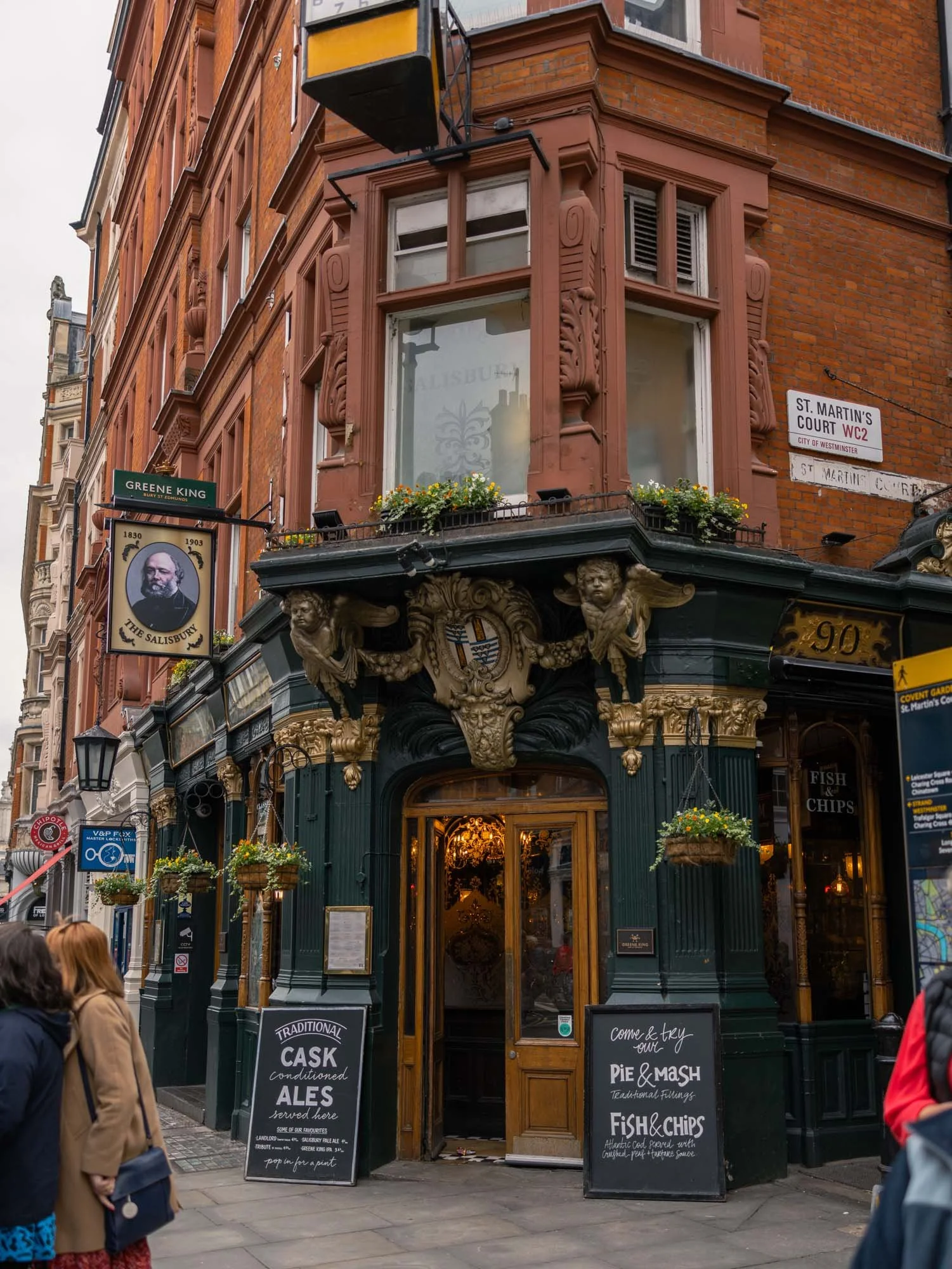 Where To Stay in London: Best Areas For Every Budget
