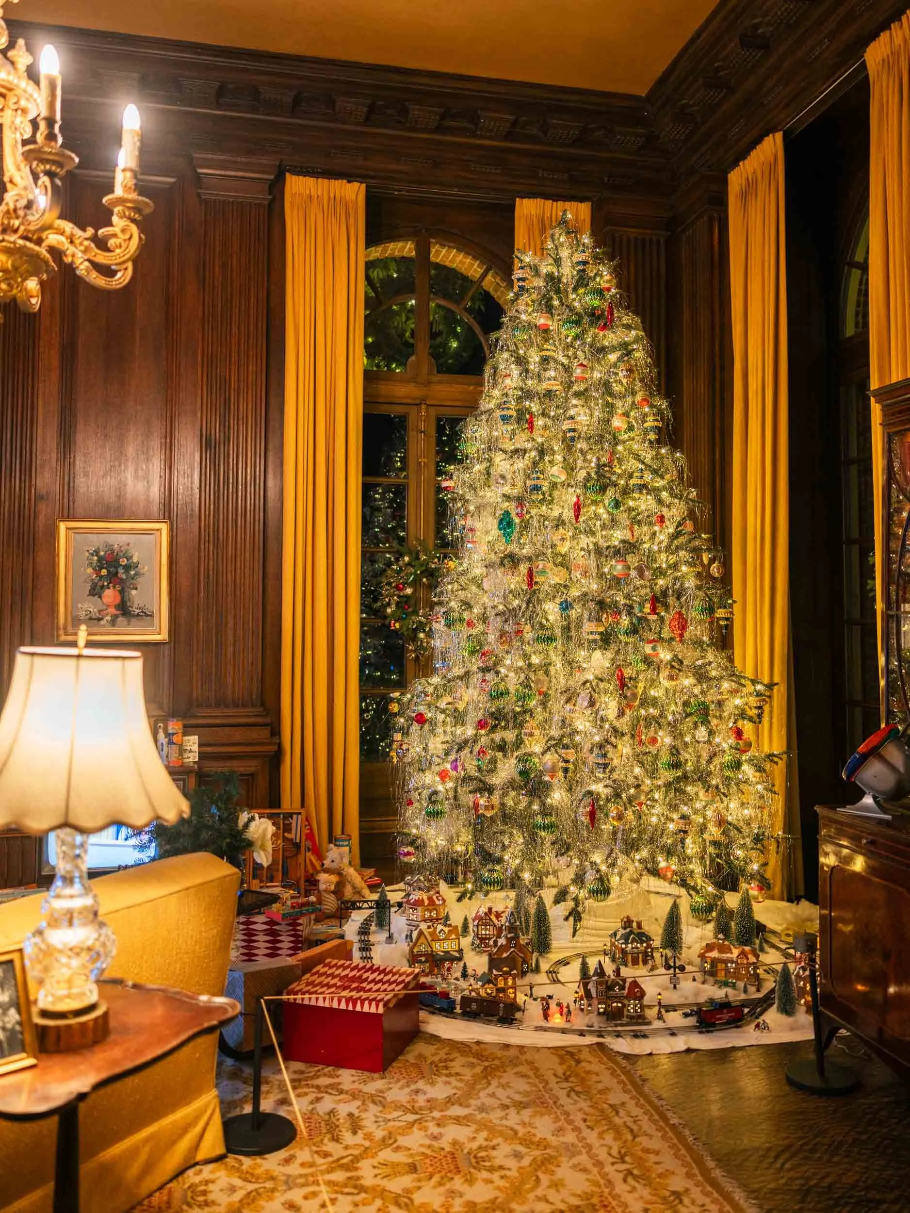 Holidays at Filoli: Festive Christmas Lights in the Bay Area