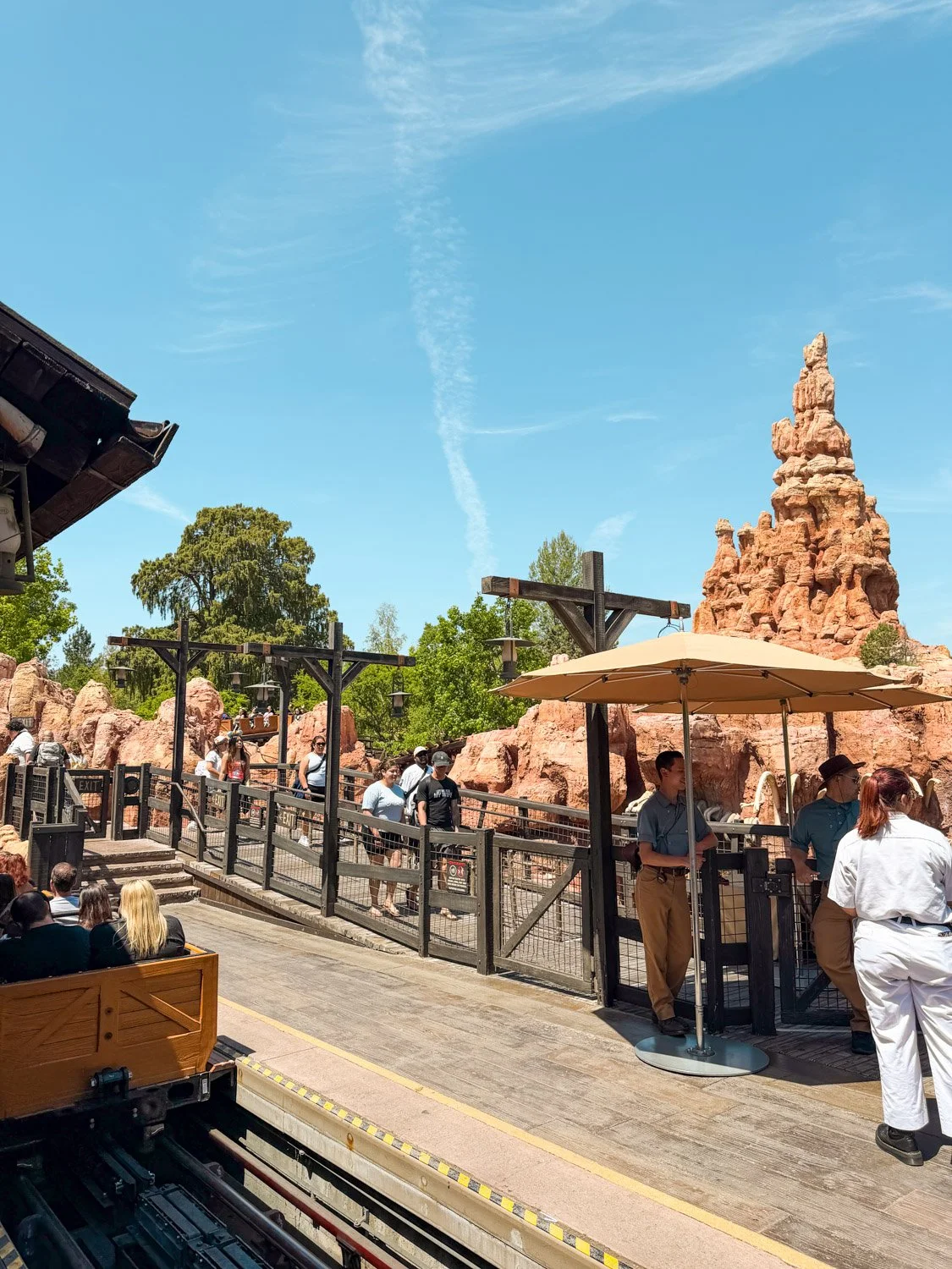 Ultimate Guide to Disneyland for First-Timers