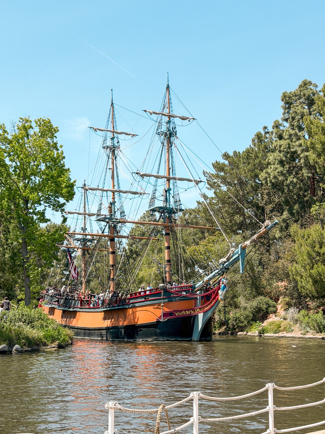 Ultimate Guide to Disneyland for First-Timers