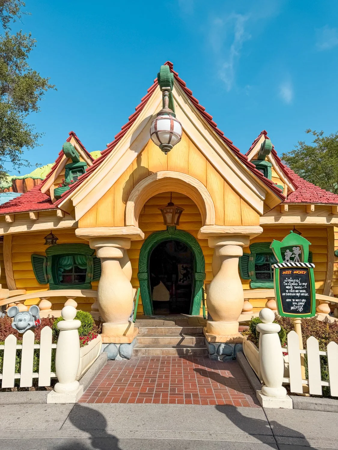 Ultimate Guide to Disneyland for First-Timers