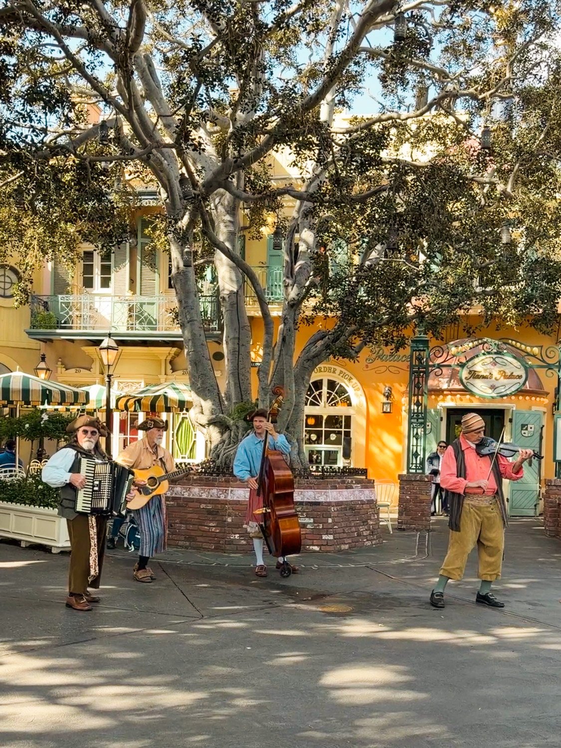 Ultimate Guide to Disneyland for First-Timers