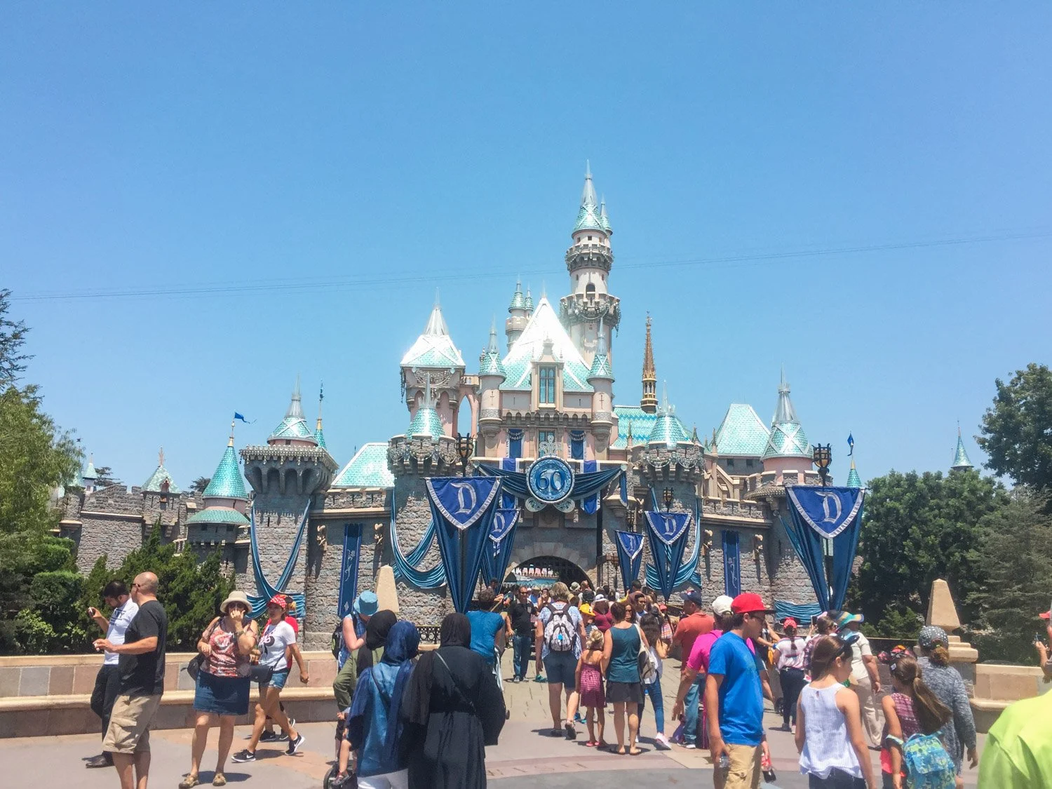 Ultimate Guide to Disneyland for First-Timers