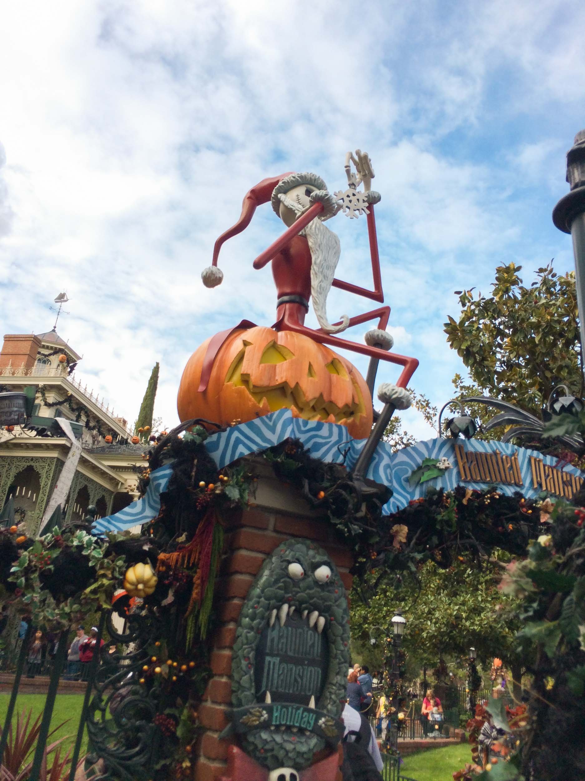 Ultimate Guide to Disneyland for First-Timers