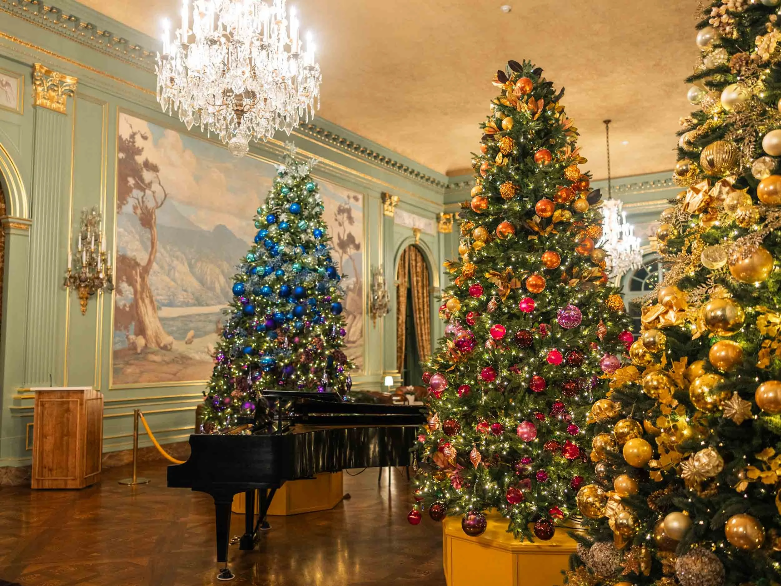 Holidays at Filoli: Festive Christmas Lights in the Bay Area