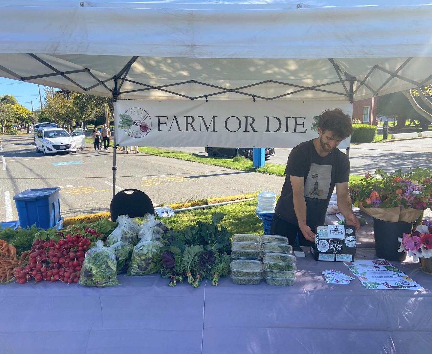 Come check us out at @jamesbaymarket today 9-3PM! 
.
.
.
#farmordie #marketgarden #growfoodnotlawns #youngfarmers #farmstrong #soillife #soilscience #esquimaltfarmersmarket #jamesbaymarket #buybc #farmersmarket #eatlocal #saanich #northsaanich #vanco