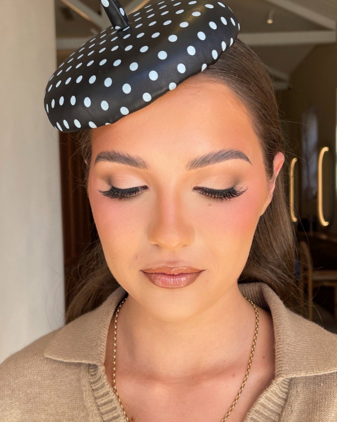 A soft glam moment for race day 🖤

Flawless base, brushed-up brows, and just the right flush of pink to complement the bold headpiece. Elegant, radiant, and oh-so-polished.

Makeup by @chelseap.bennettandbarkell 

#BennettAndBarkell #WaggaMakeupArti