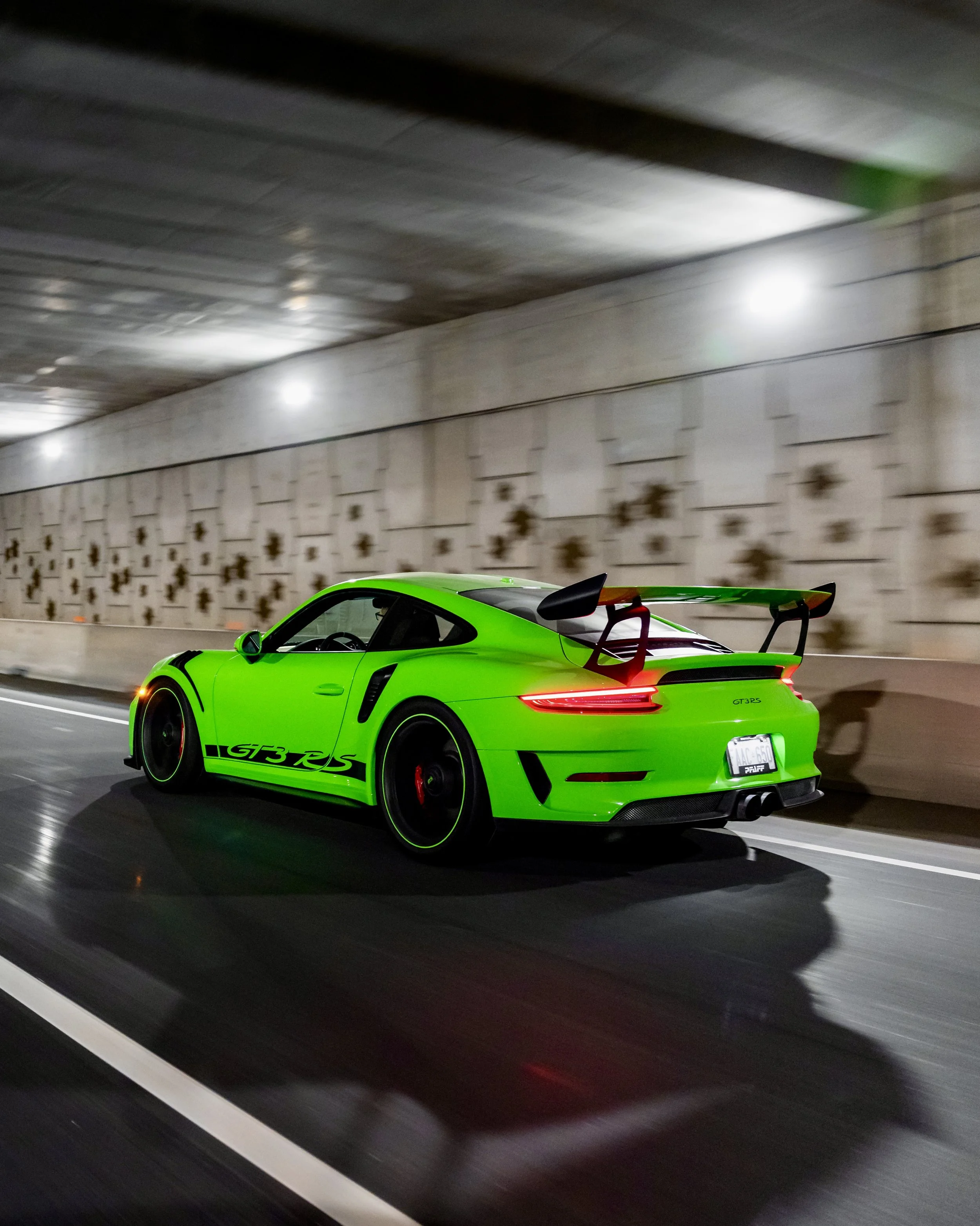 Porsche 911 GT3RS photography driving through the night