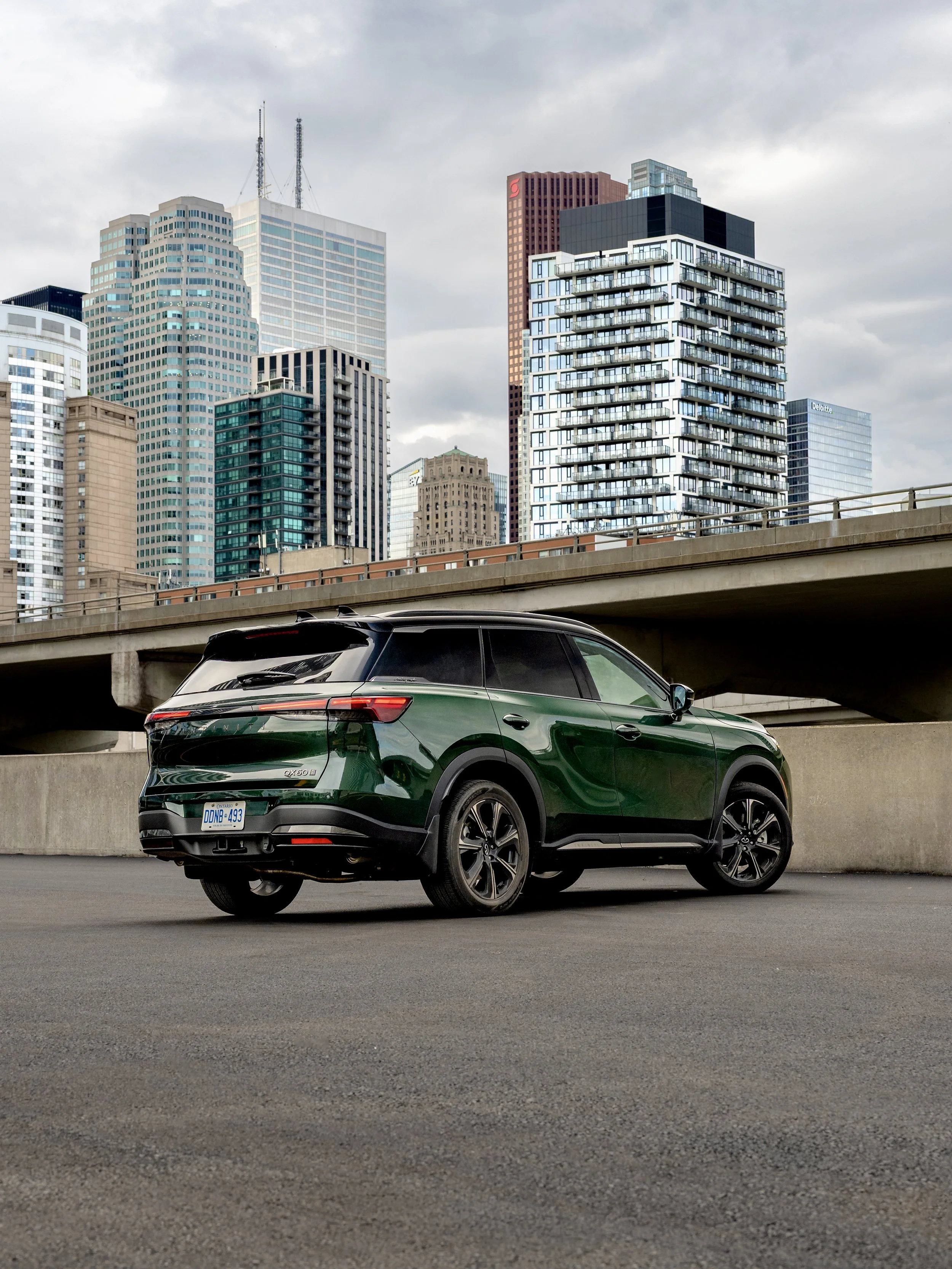 Infiniti QX60 in Deep Emerald in Toronto