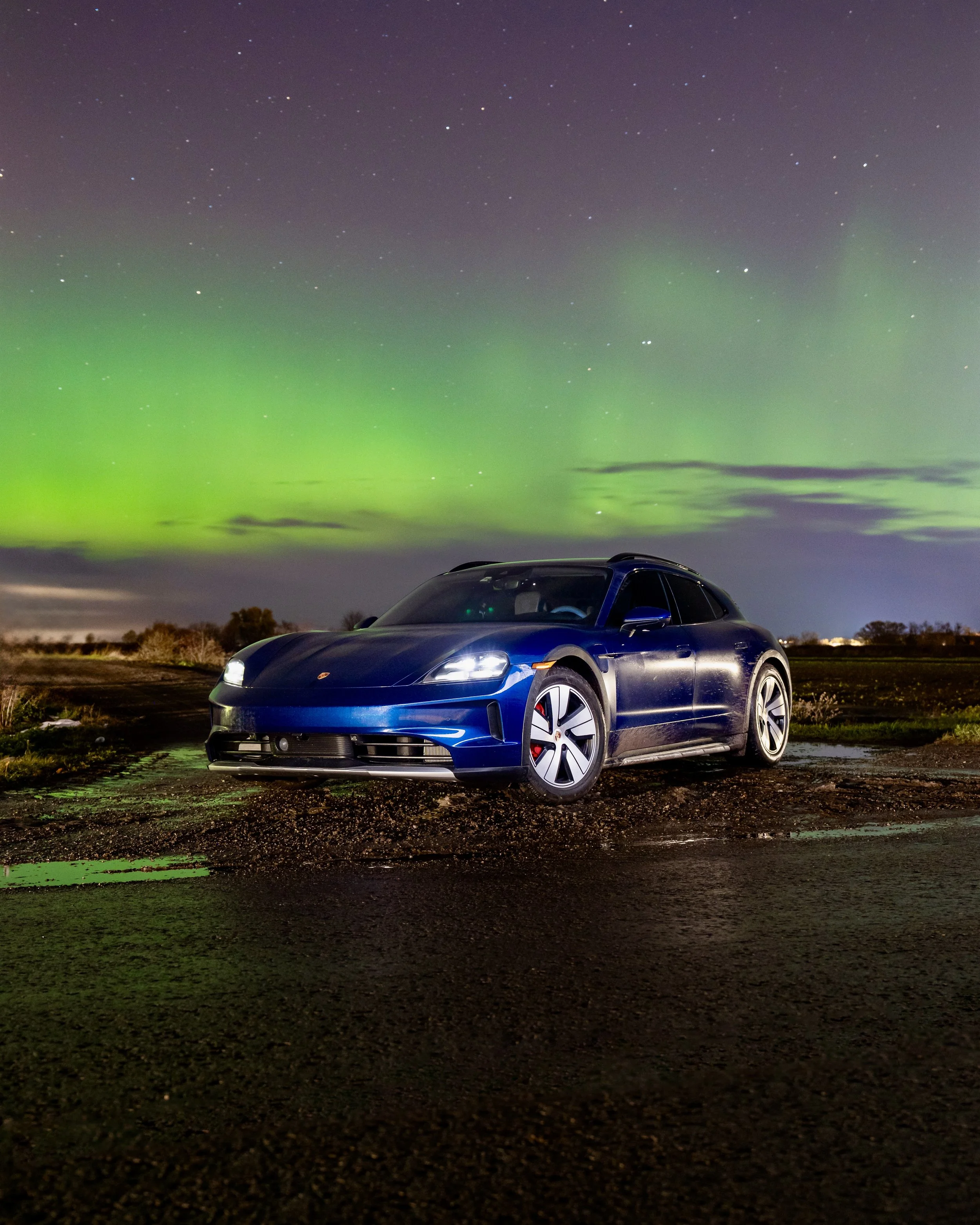 Porsche Taycan Cross Turismo under the Northern Lights