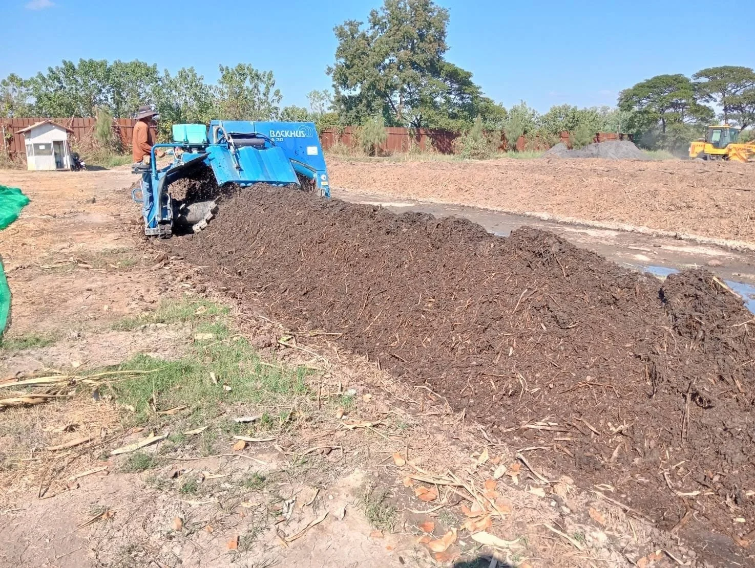 Post assembly with a Backhus turner. Image provided by the farm team.