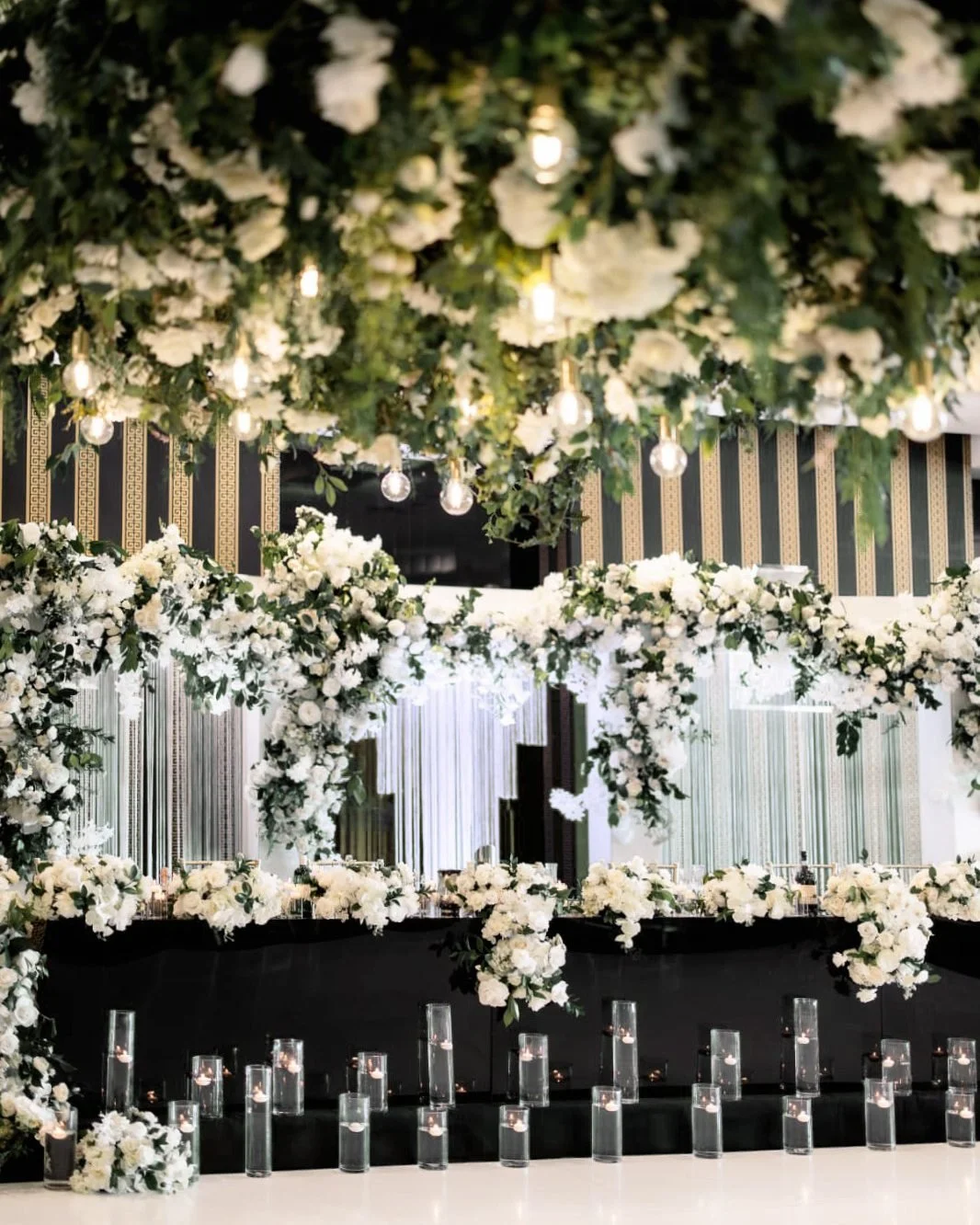 Merry Christmas from the team at Lincoln of Toorak!

📷 @jcauevents_official 

#LincolnOfToorak #ToorakEvents #MelbourneWeddings #WeddingInspiration #FloristsofMelbourne #EventPlanning #WeddingStylist #EventStyling #WeddingInspo #WeddingFlorals #Brid