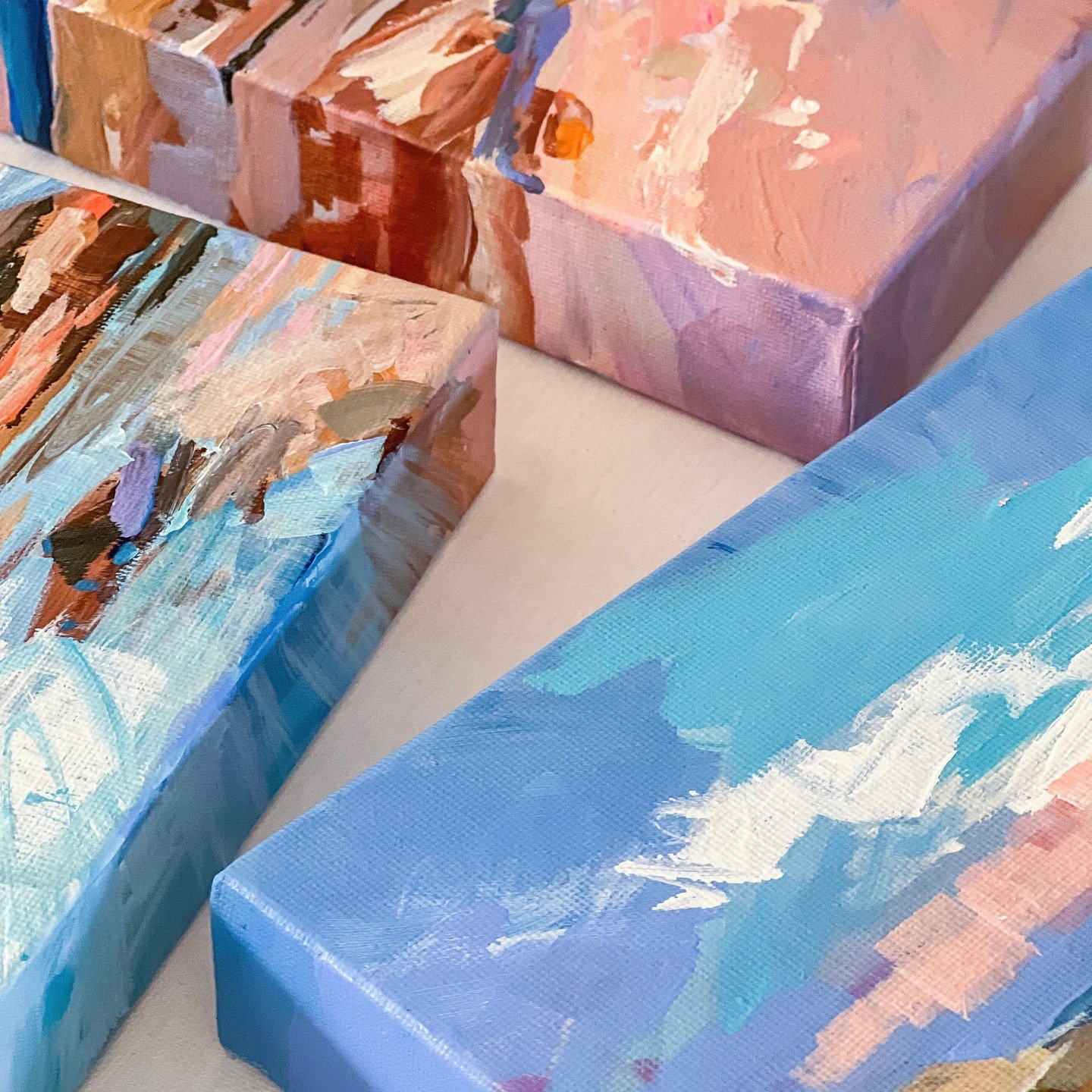 Caught in a sea breeze right on your shelf! 🌊☀️ 

These mini seascapes are all about love, big skies and chill vibes.

EXCLUSIVE ALERT: They're dropping to my VIPs this Friday at 8 PM! They&rsquo;re cool, they&rsquo;re mini, and they can&rsquo;t wai
