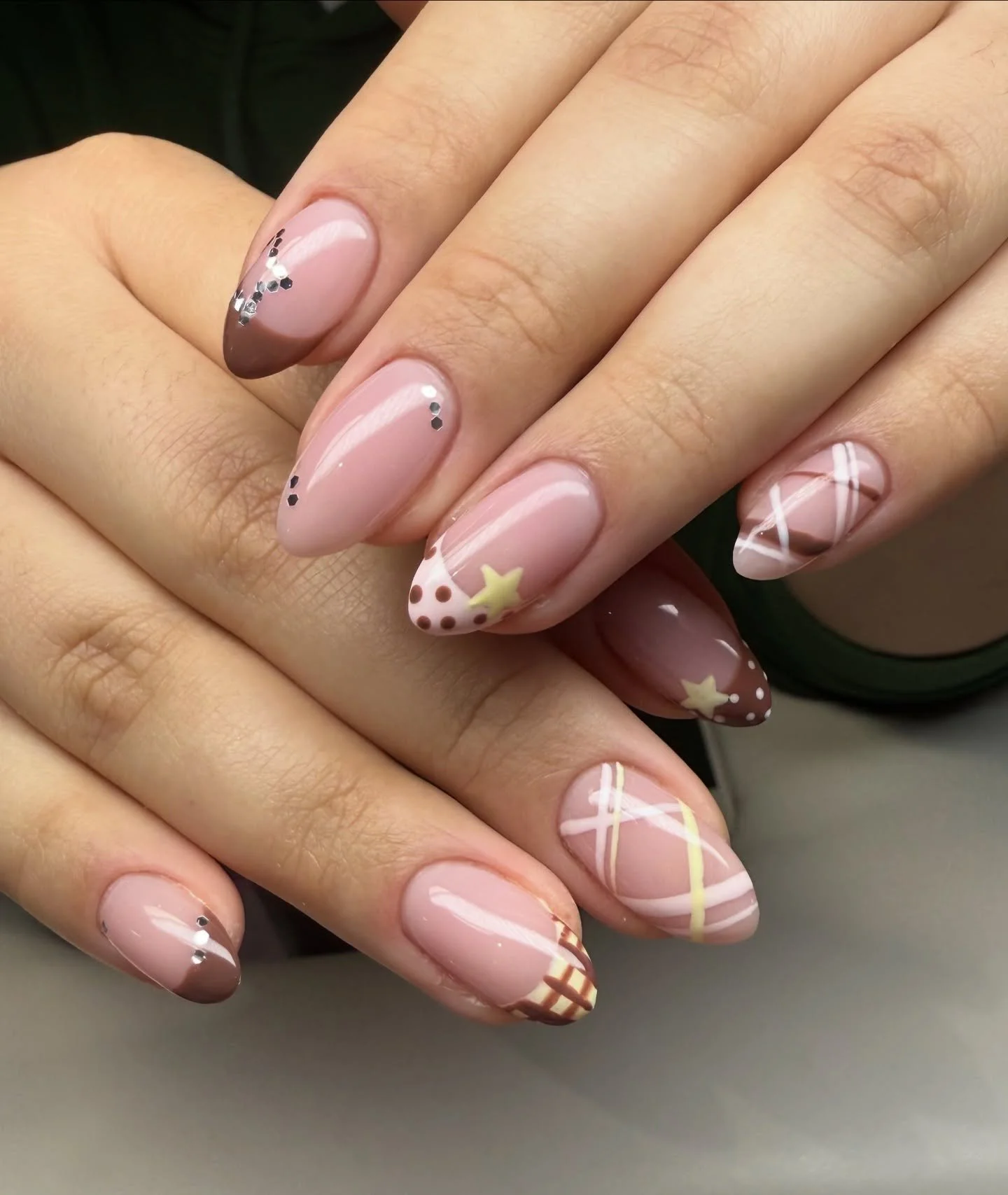 Soft stars and plaid patterns. ⭐️ Done by Nazy 🤎💅

#denvernails #russianmanicure #denvernailsalon #lakewoodnails #denvernailtech