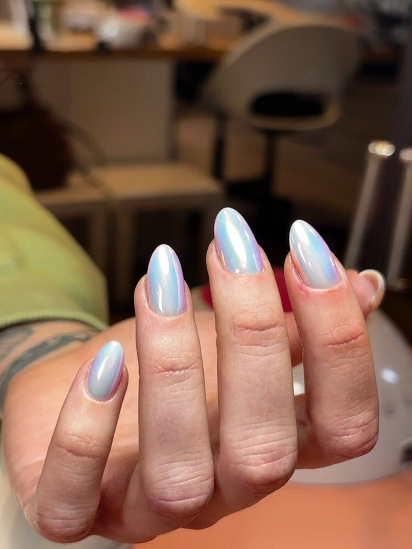 It&rsquo;s giving mermaid chrome 🧜&zwj;♀️🐚🐬🌊 done by Halie 
&bull;
#russianmanicuredenver #russianmanicurecolorado #denvernailart #denvernailartist #denvernailtech