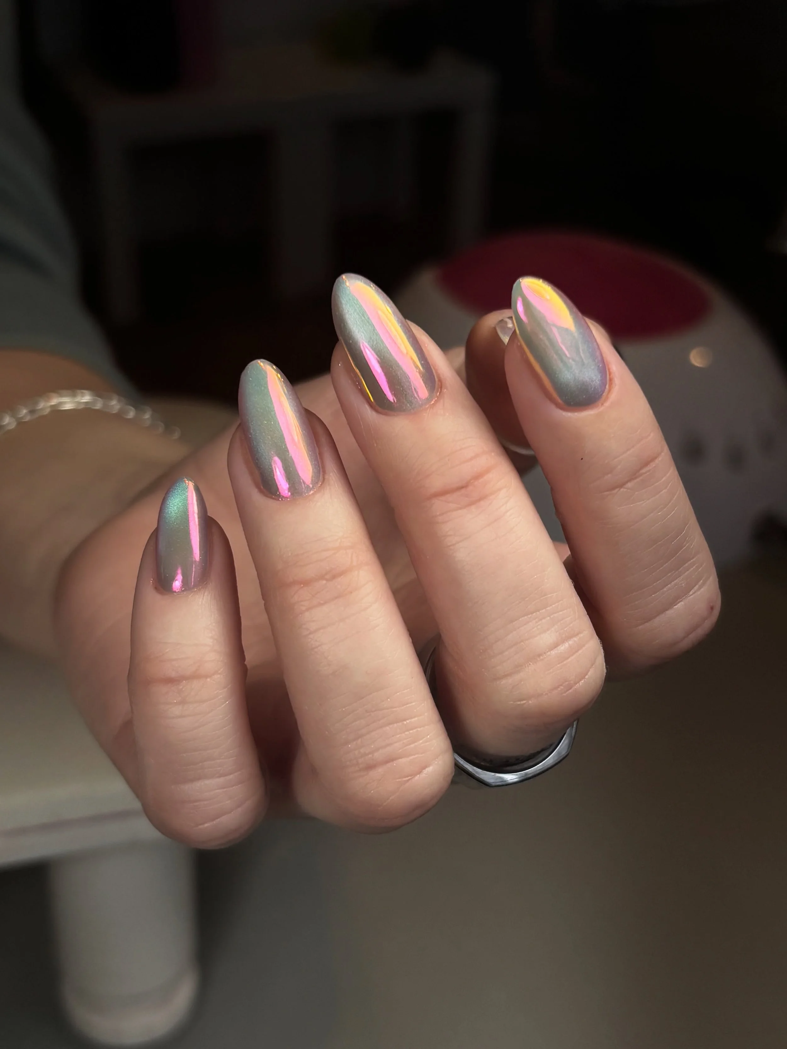 Such a dreamy cat eye with chrome mani😍💗🦋🧡 done by Halie 
&bull;
#denvernailsalon #russiannailtech #denvernailtech #denvernails #denvernailartist