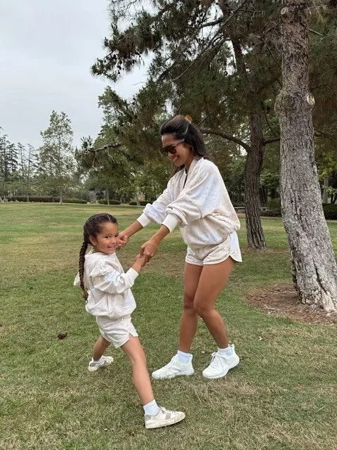 matching moment with @naomiboyer and her mini for @fabletics 💜