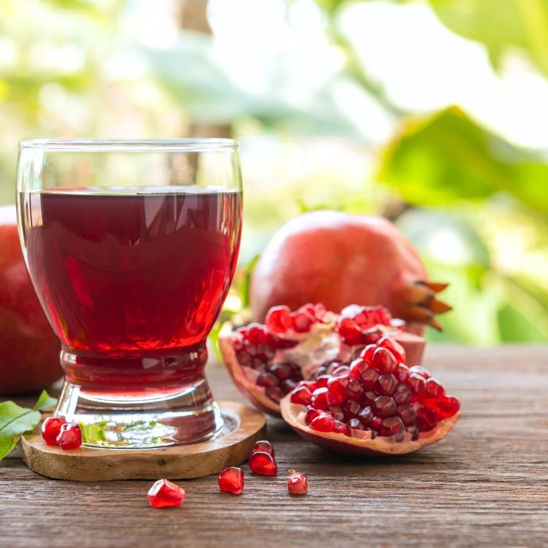 "Petits conseils et astuces du mois/ La Grenade"

La grenade est consid&eacute;r&eacute;e comme un &laquo; super aliment &raquo; avec ses nombreux bienfaits sur l&rsquo;organisme. On lui accorde des effets positifs sur l&rsquo;hypertension,