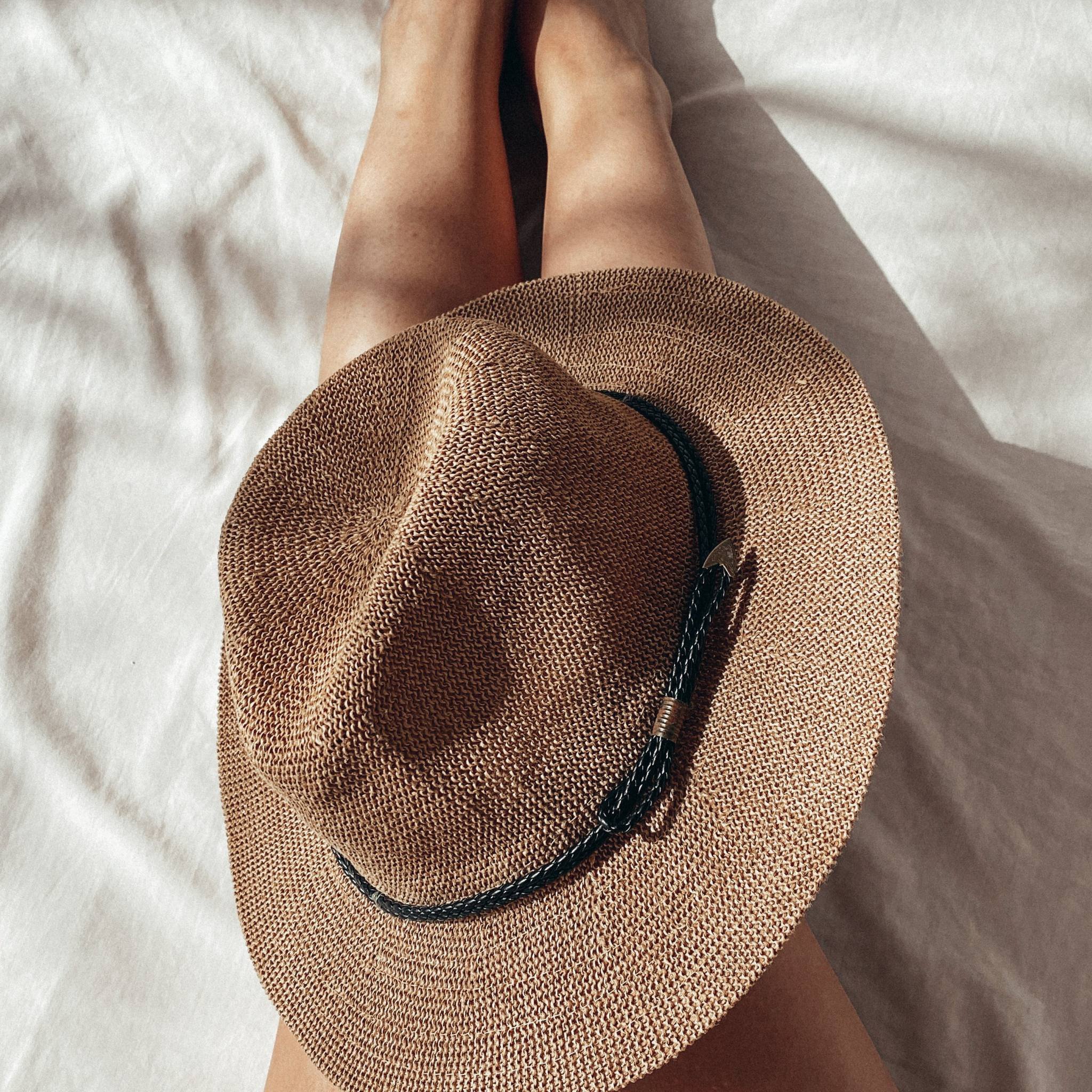 Le massage drainant et circulatoire est un massage puissant avec une pression intense et un rythme rapide qui consiste en des mouvements de lissage, de pression et de pompages. Il permet de drainer la lymphe tout en activant le r&eacute;seau sanguin 