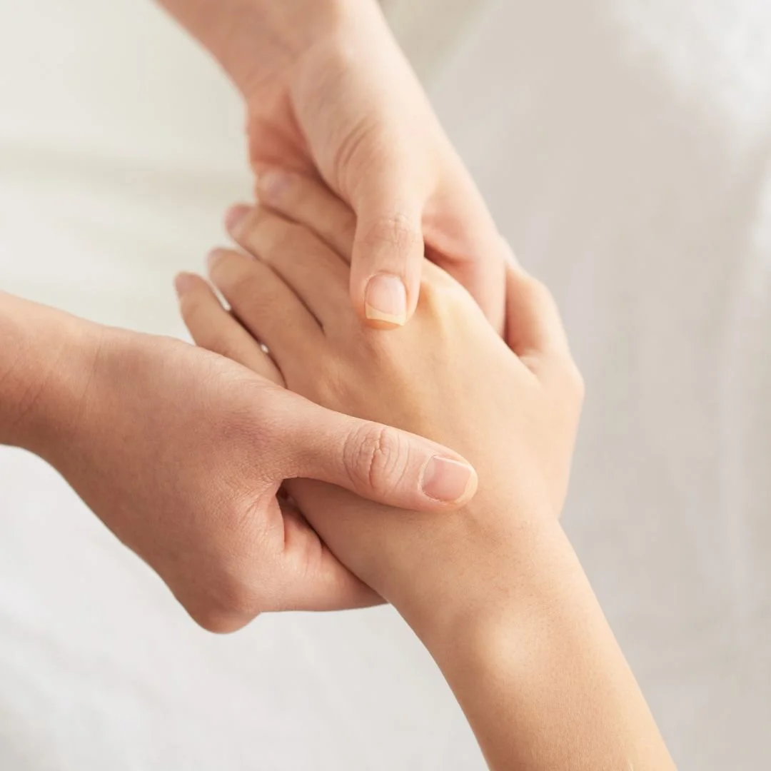 Cette ann&eacute;e le soleil tarde &agrave; se montrer.. Et si vous profitiez d'un voyage &agrave; Bali le temps d'un massage ? 

Le massage balinais est un massage complet du corps. Id&eacute;al si vous souhaitez prendre soin de vous des pieds jusqu