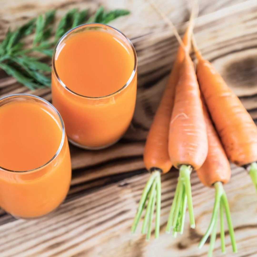 "Petits conseils et astuces du mois: La Carotte !"

Nous l'avons vu ensemble la carotte pr&eacute;sente des vertus incroyable !

Je vous propose donc cette fois une recette simple pour un jus detox! 

Pour 1 portion: 
2 carottes
1,5 pomme
0