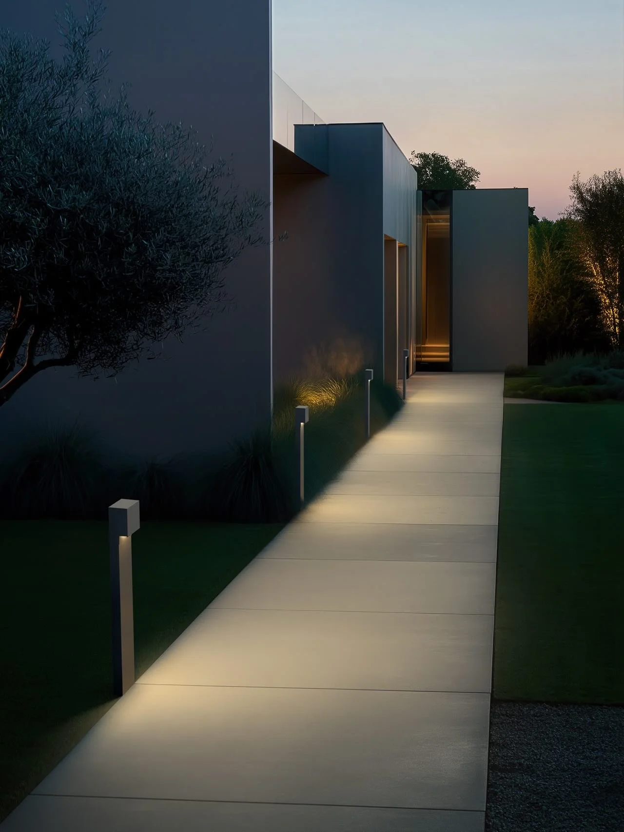 🌿✨ For&aring;r i haven med Drift fra Linea Light ✨🌿

✨ Drift er en serie af udend&oslash;rs pullerter, der kombinerer effektiv belysning, h&oslash;j visuel komfort og et stilrent, arkitektonisk design &ndash; perfekt til de lyse for&aring;rsaftener