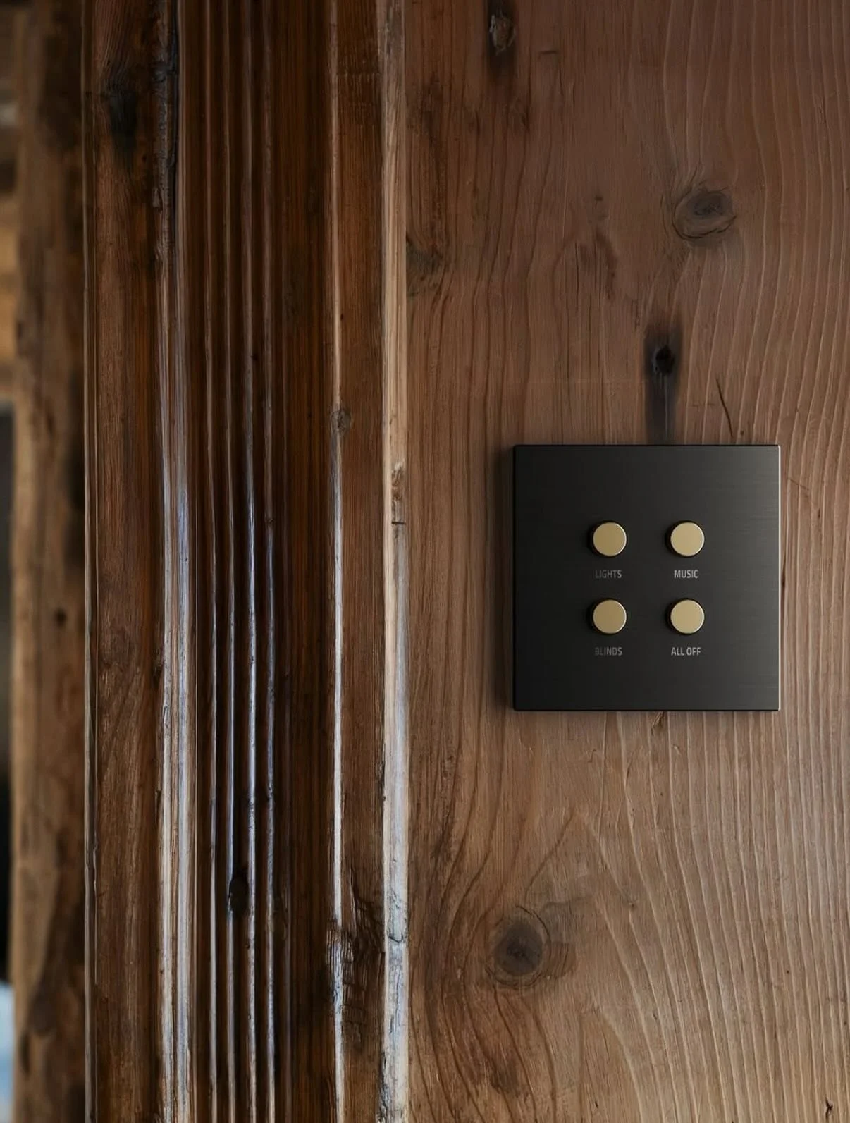 Proxima fra EKINEX : din n&aelig;ste kontakt. ⚡

Proxima forener avanceret funktionalitet med intuitiv brugervenlighed og giver dig fuld kontrol over dine omgivelser. Just&eacute;r nemt lysstyrken 💡, styr motoriserede systemer ⚙️, og tilpas funktion