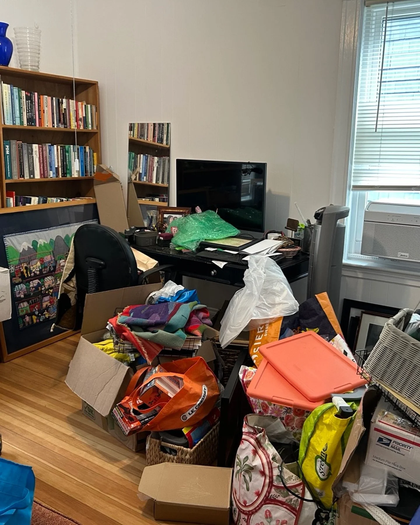 Get ready for a fresh start! If decluttering is on your 2026 to-do list, let's get started today. #HomeOrganizing #ProfessionalOrganizer #MoveManagement #BKOrganizing #NewEnglandOrganizer