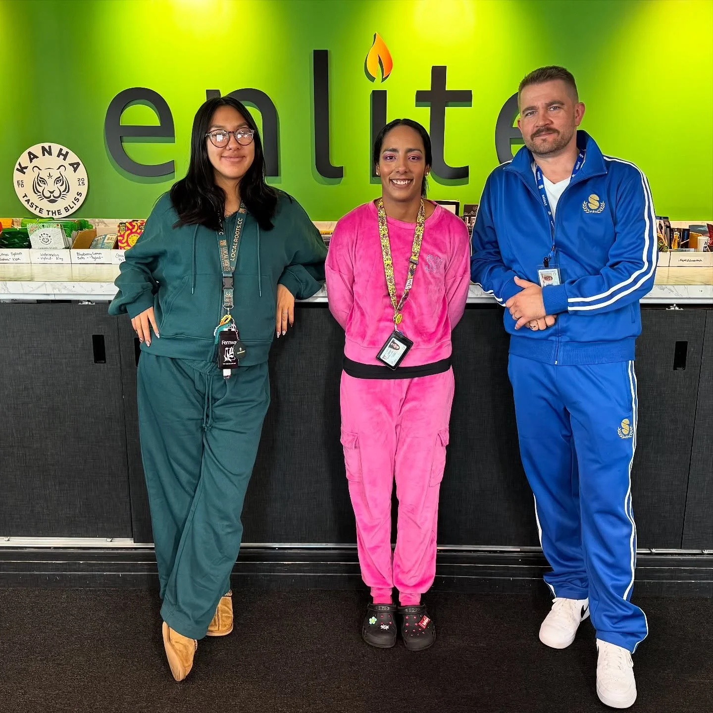 You can&rsquo;t sit with us&hellip; but you can roll with us. 🎀🌿 #MeanGirlsDay #enlite 
.
.
This post is ONLY for entertainment purposes. No products for sale on social media. Please consume responsibly. There may be health risks associated with co