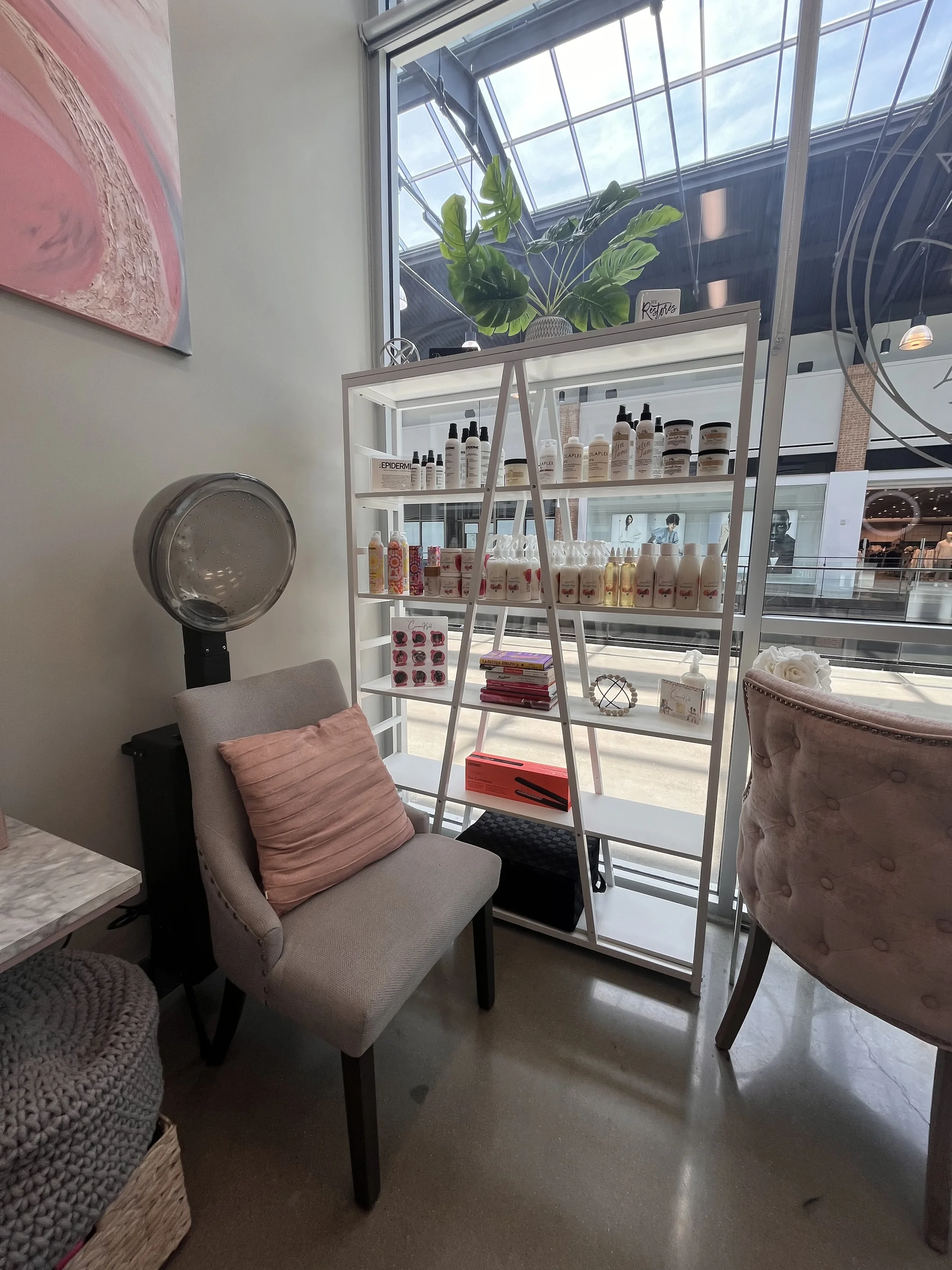 salon-space-liberty-center (1).webp