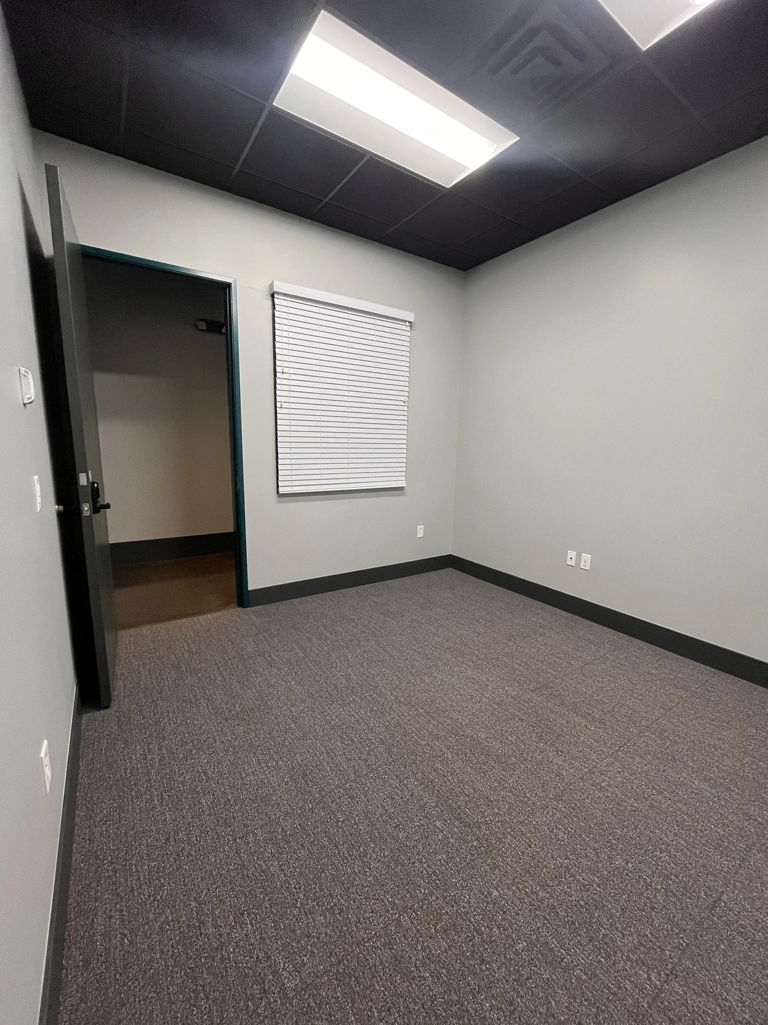elevate office suites brownsburg office suite
