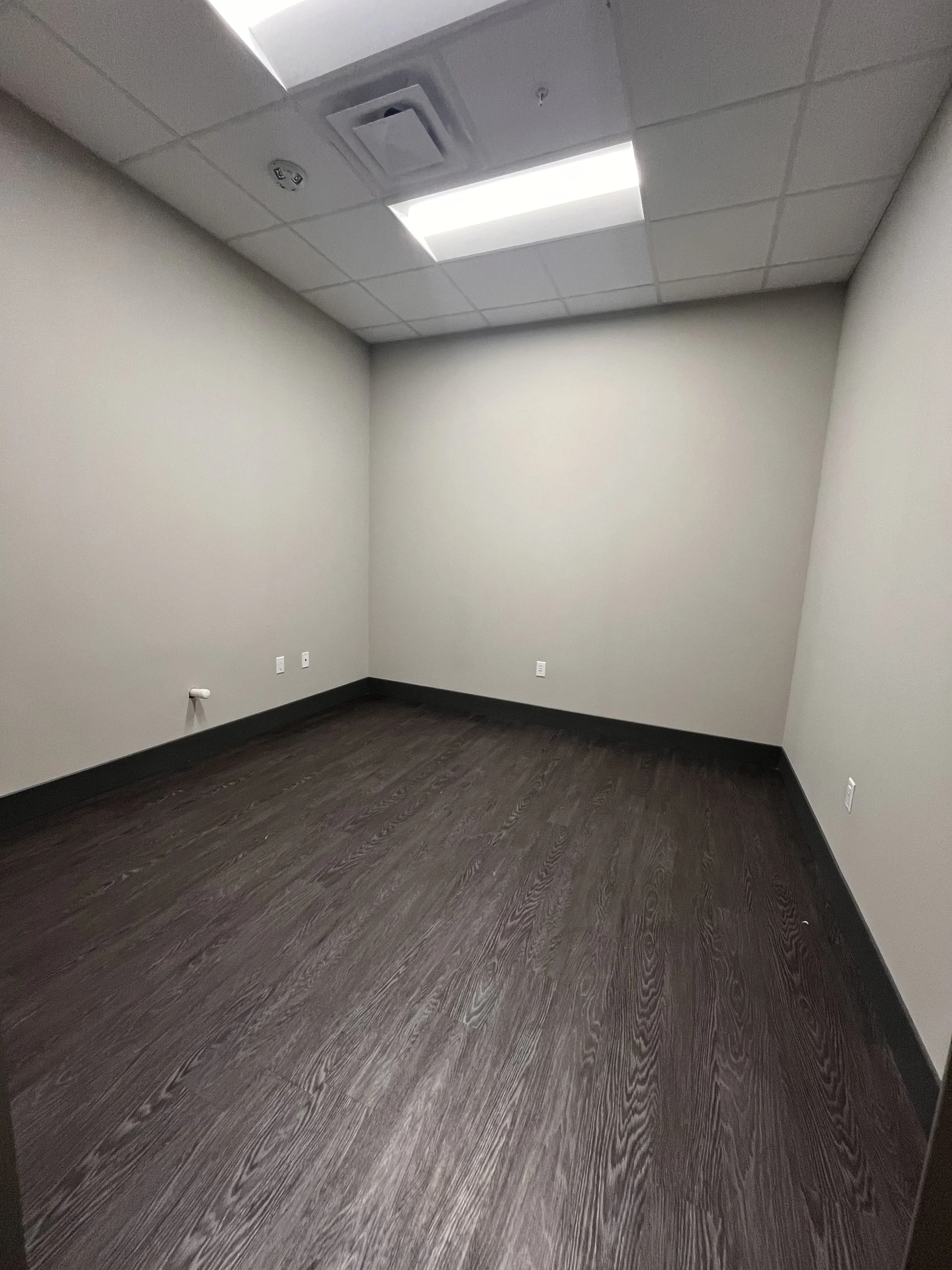 office-space-empty-liberty-center.webp