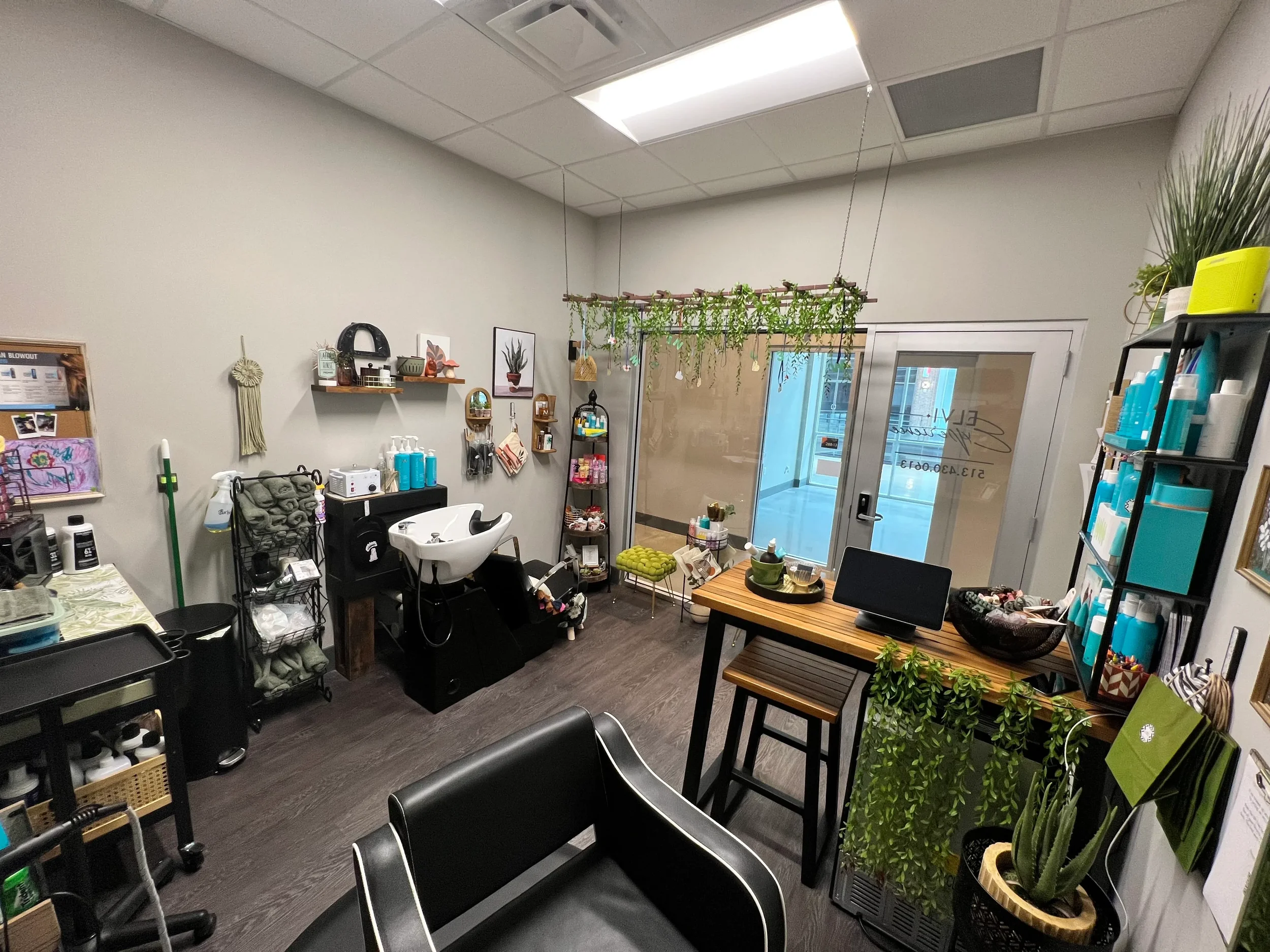 beauty_salon_for_rent_liberty_center.webp
