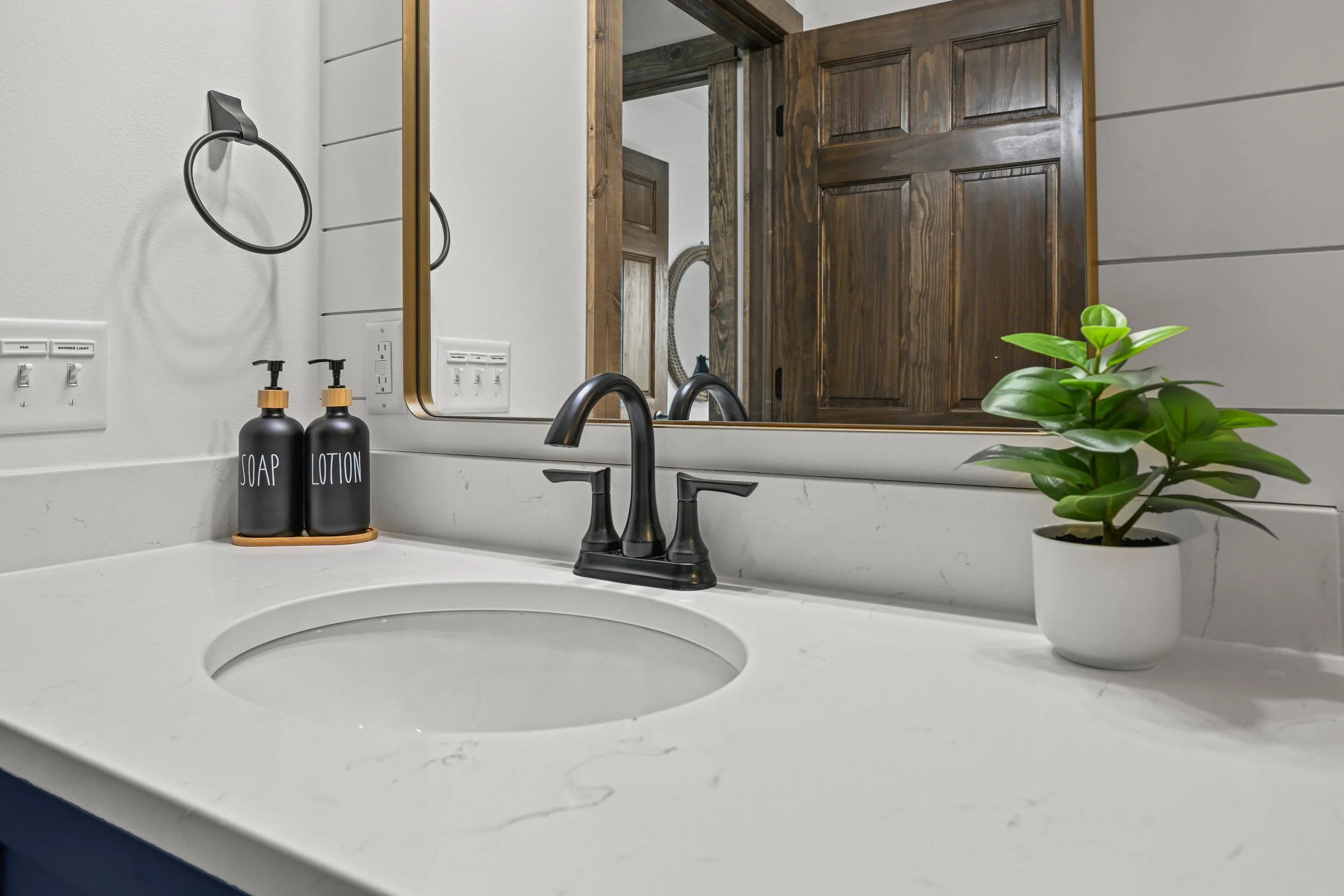 W5671 Sugar Sand Dr-22b.jpg