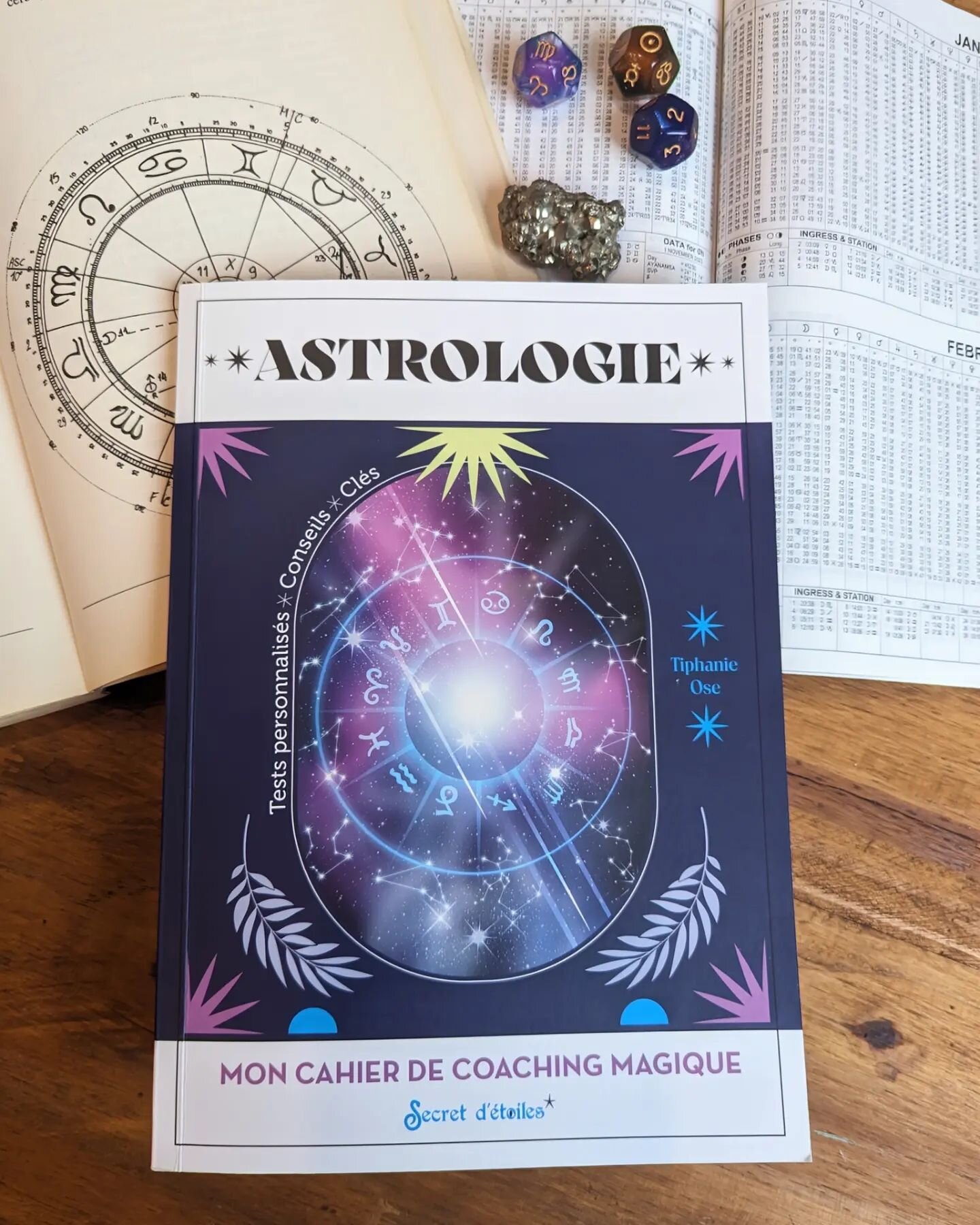 D&egrave;s aujourd'hui, mon cahier de coaching magique Astrologie est disponible dans toutes les librairies ! Il est &agrave; prix tout doux et gr&acirc;ce &agrave; lui tu pourras apprendre &agrave; d&eacute;crypter ton th&egrave;me de naissance, il 