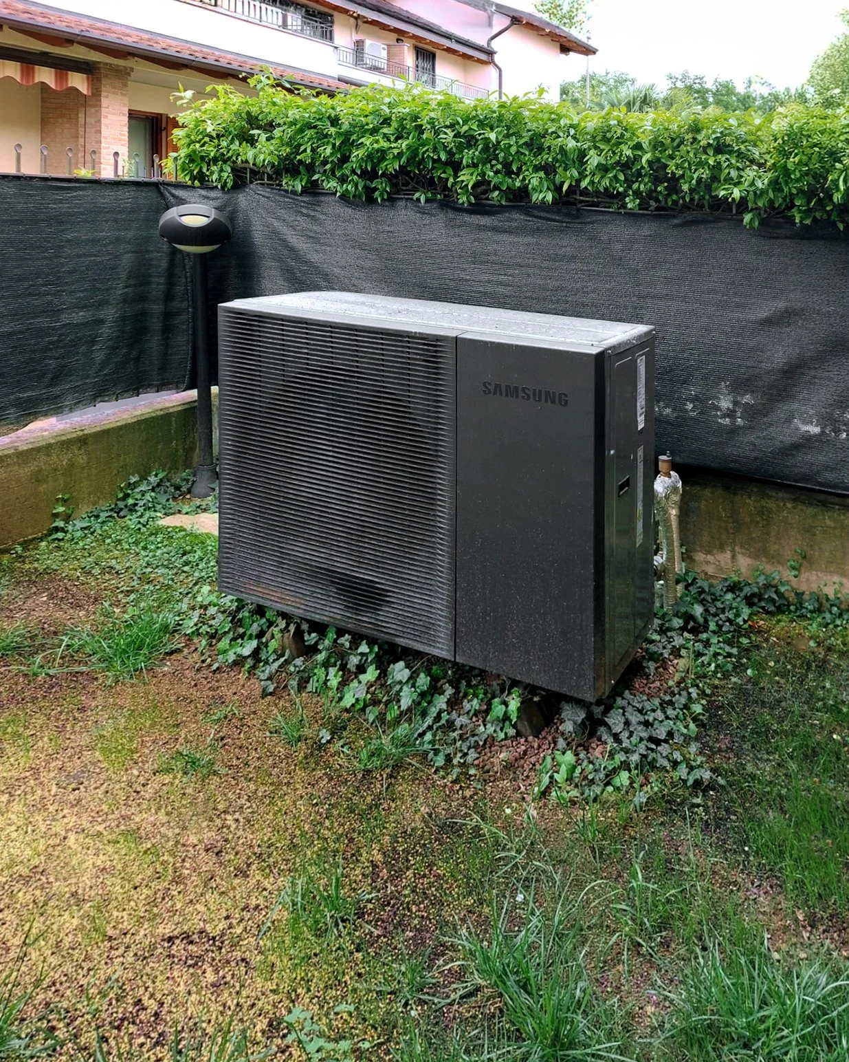 Pompa di calore aria-acqua 8 kW  + Accumulo ACS 300 L  + Accumulo inerziale 100 L