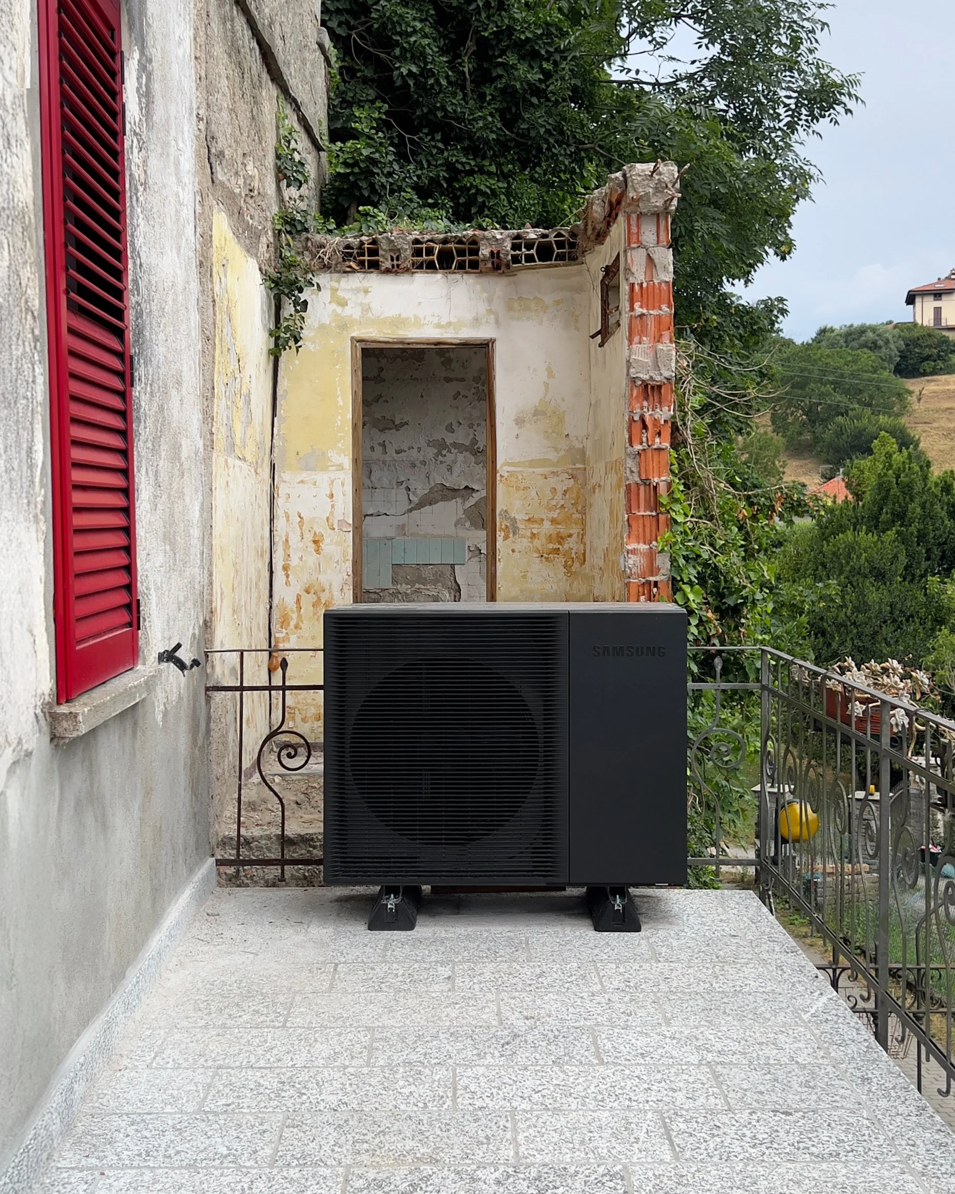 Pompa di calore aria-acqua 8 kW  + Accumulo ACS 300 L